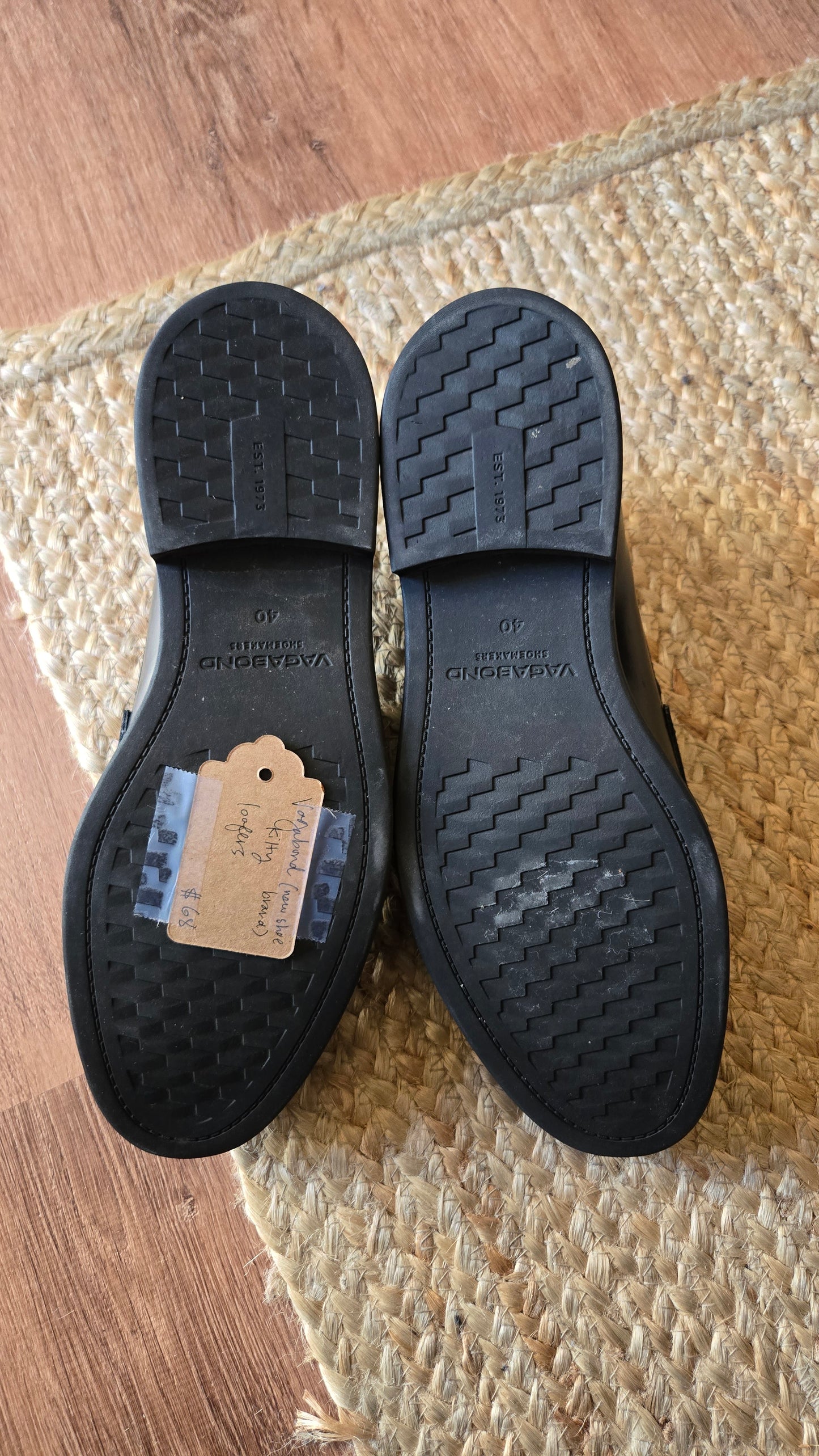 Vagabond black kilty loafers