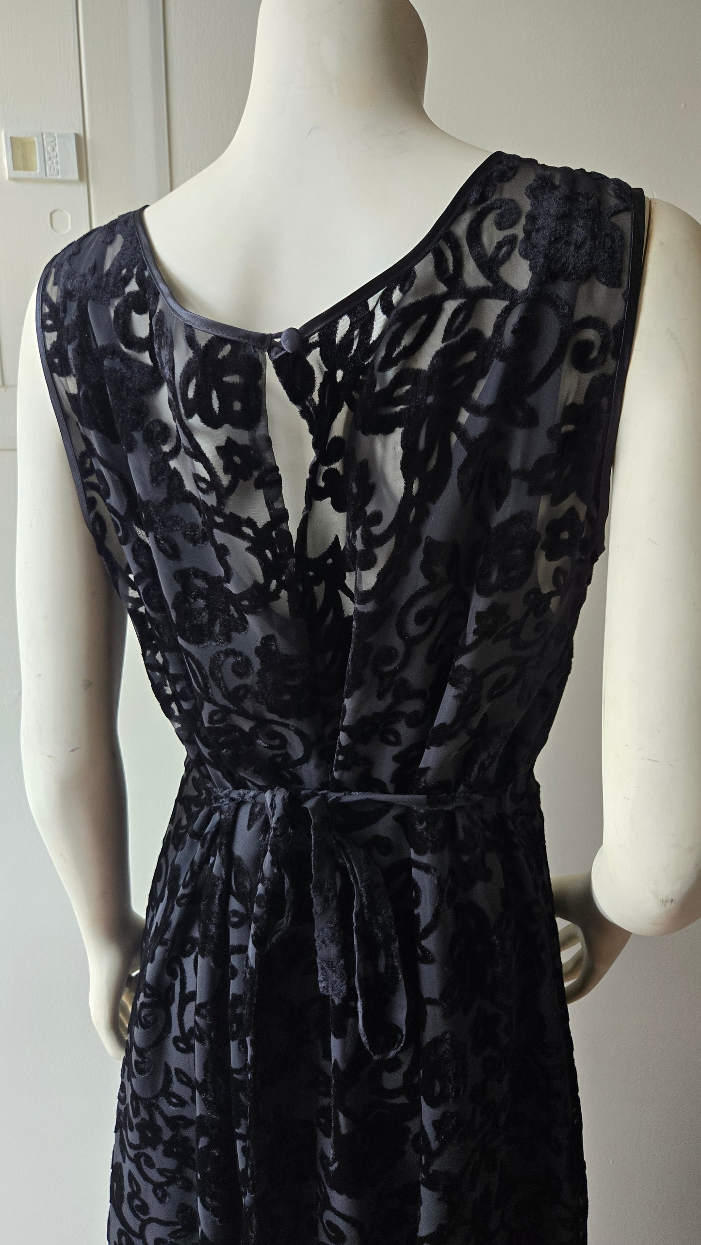 Essence velvet burnout dress