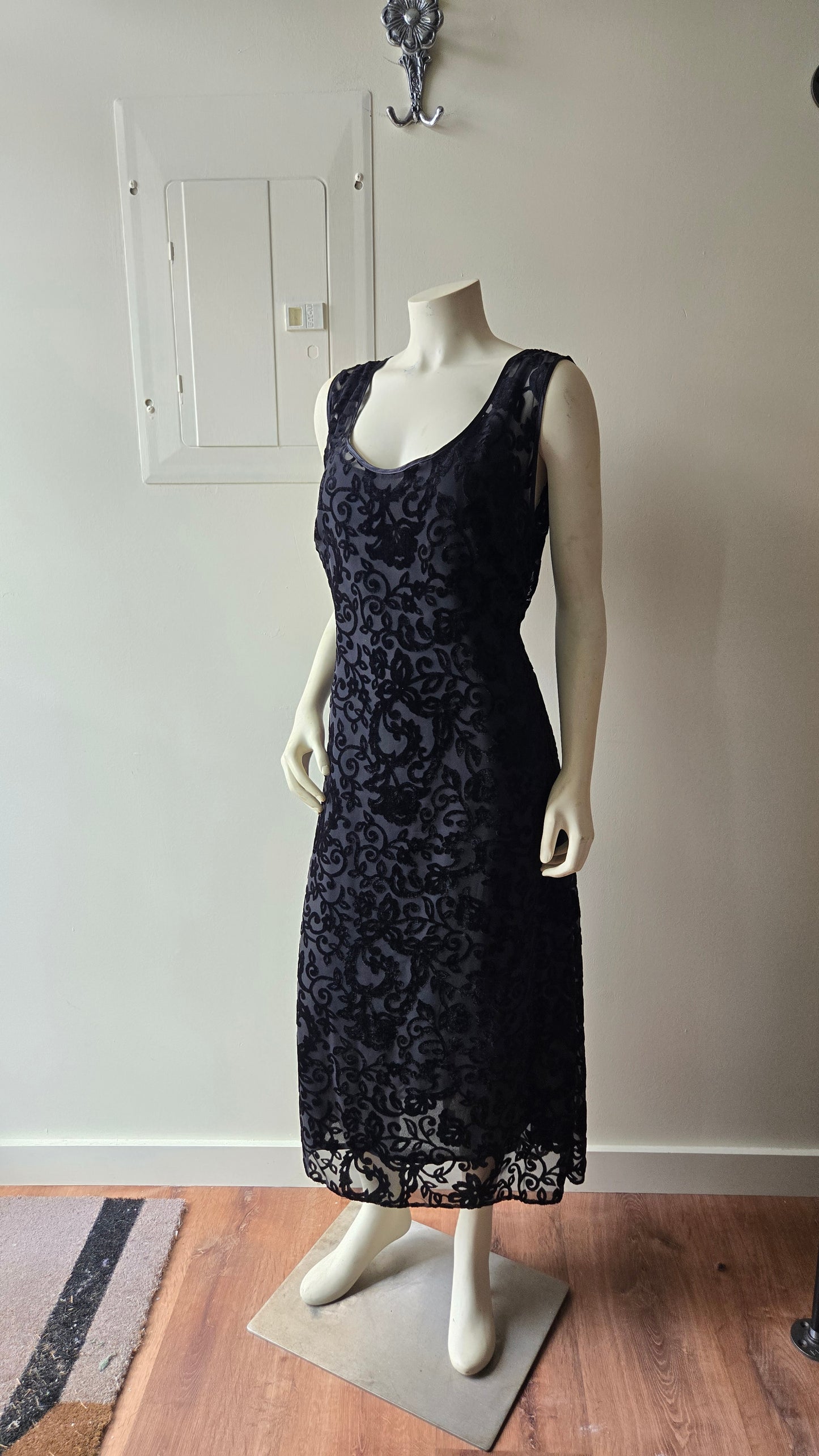 Essence velvet burnout dress