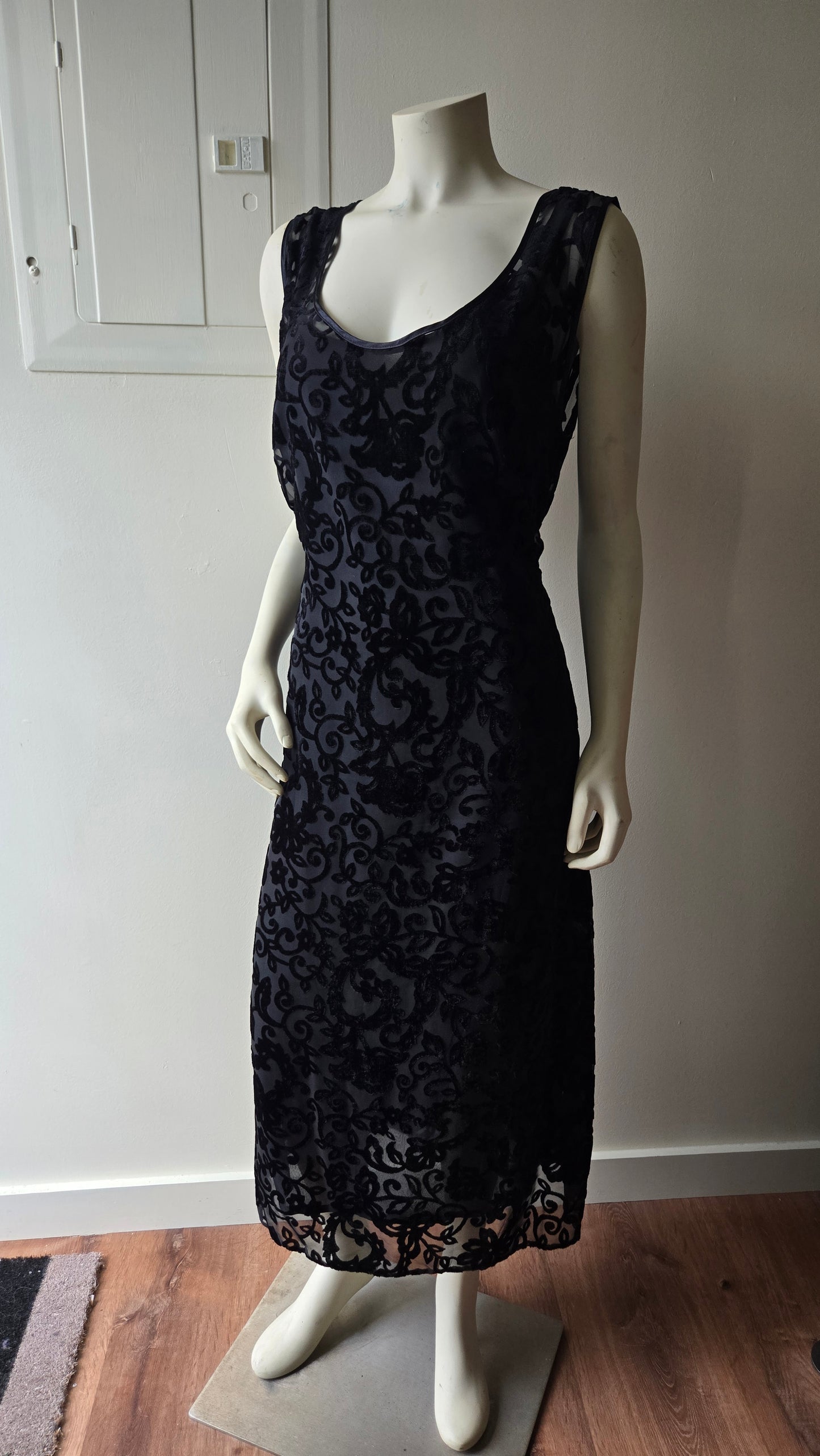 Essence velvet burnout dress