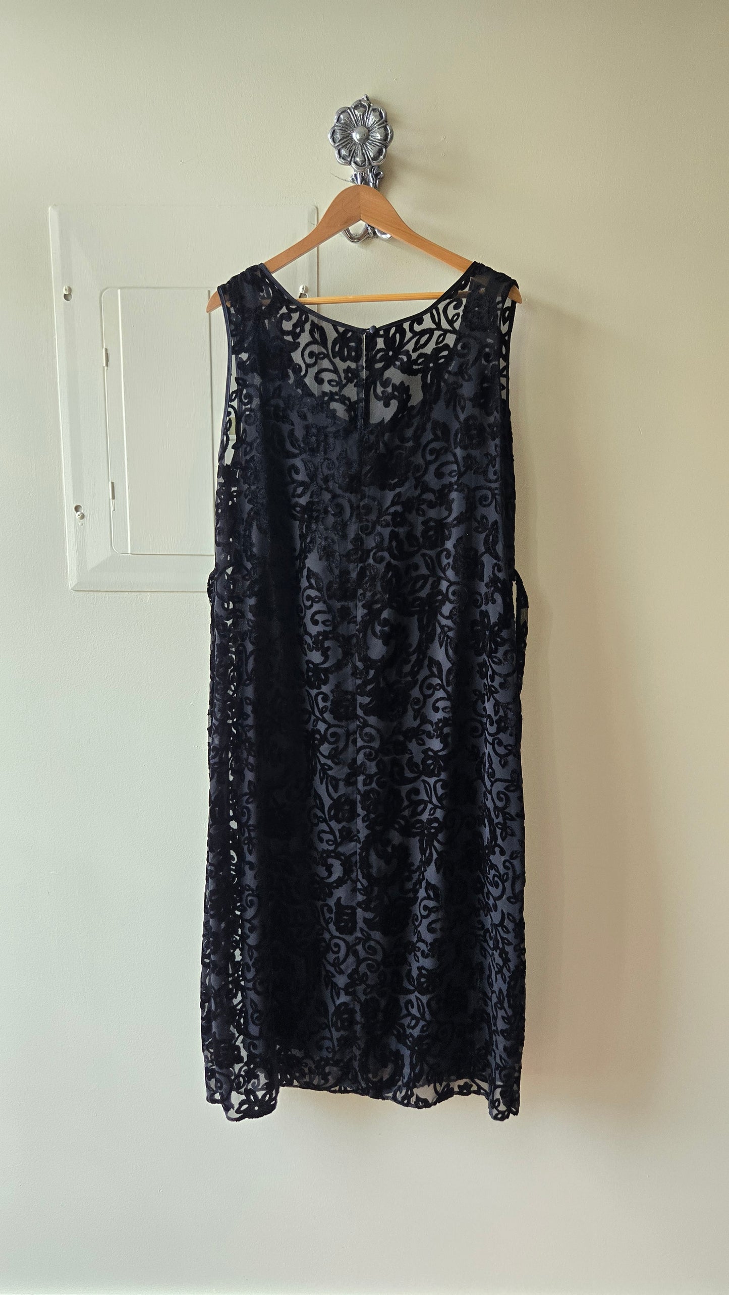 Essence velvet burnout dress