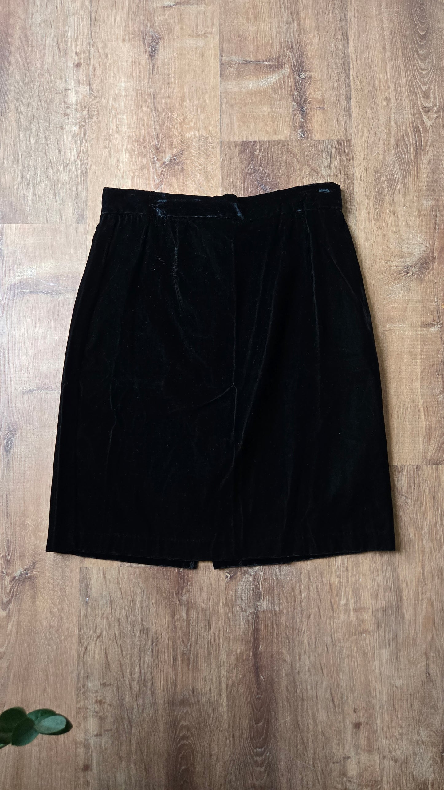 In Group black velvet pencil skirt