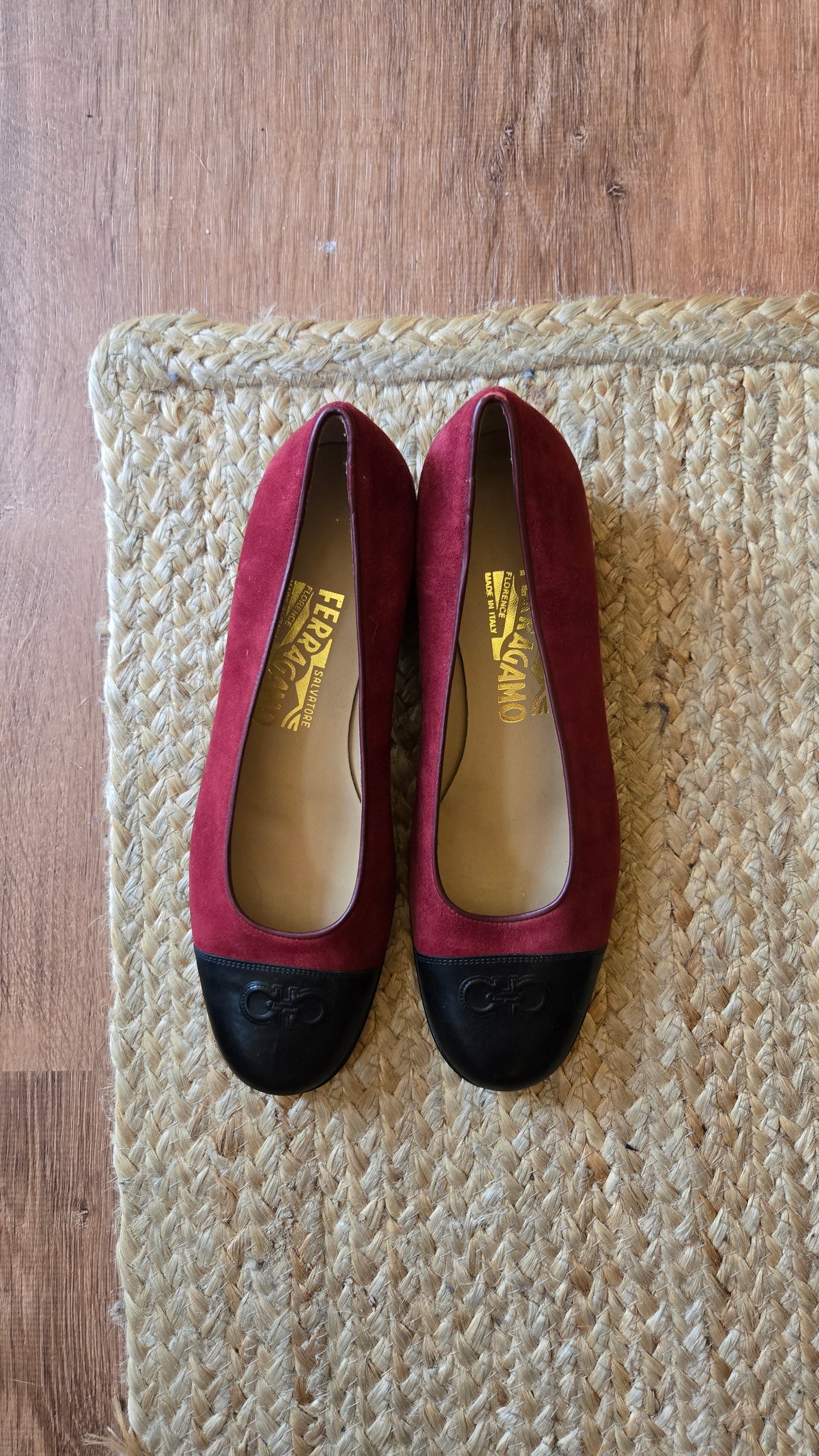 Unworn Ferragamo cap toe flats