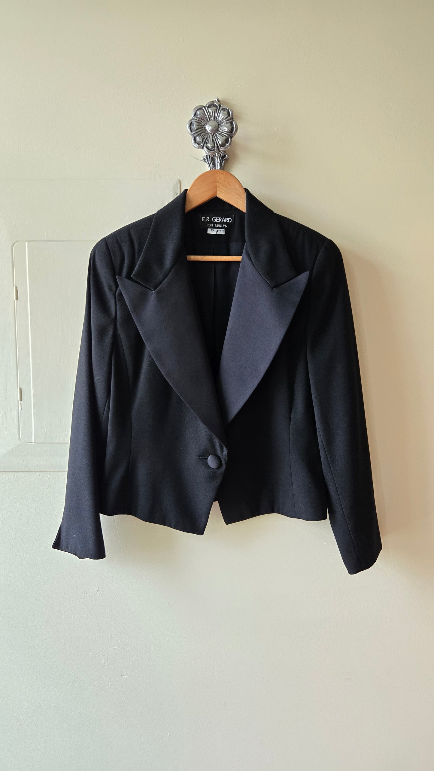 Er Gerard cropped tuxedo jacket