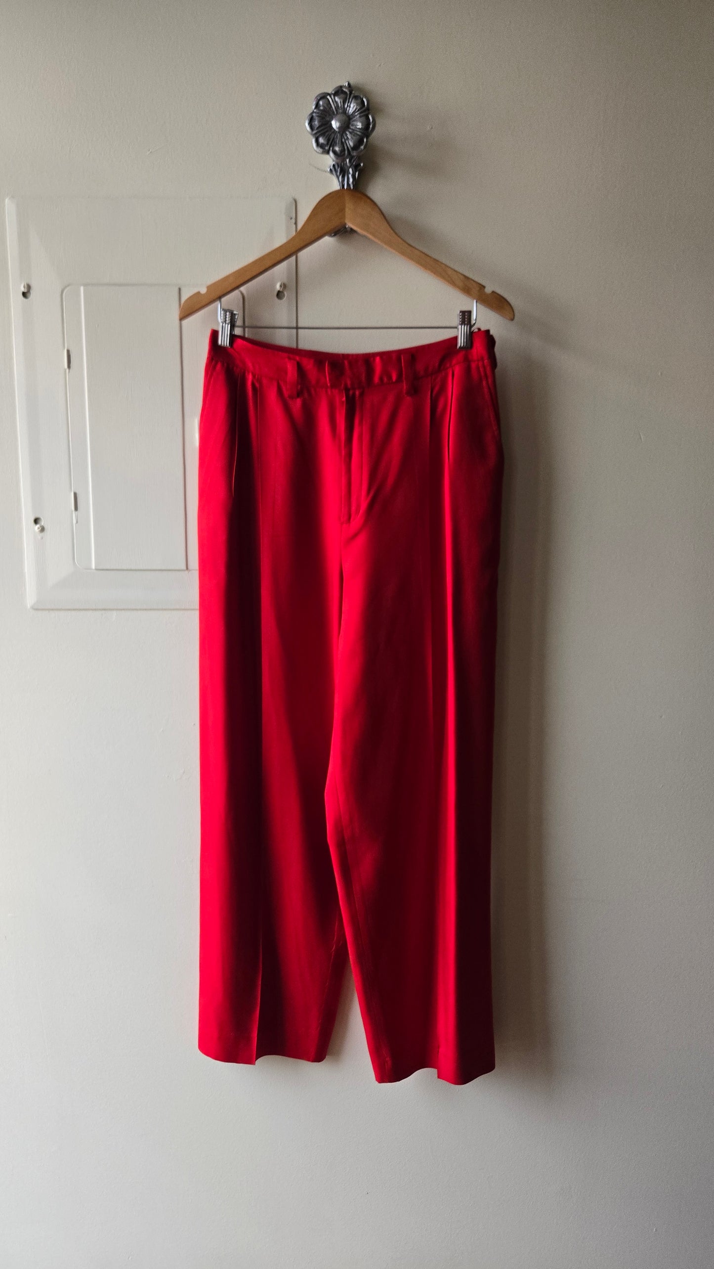 Ellen Tracy red silk pant as is