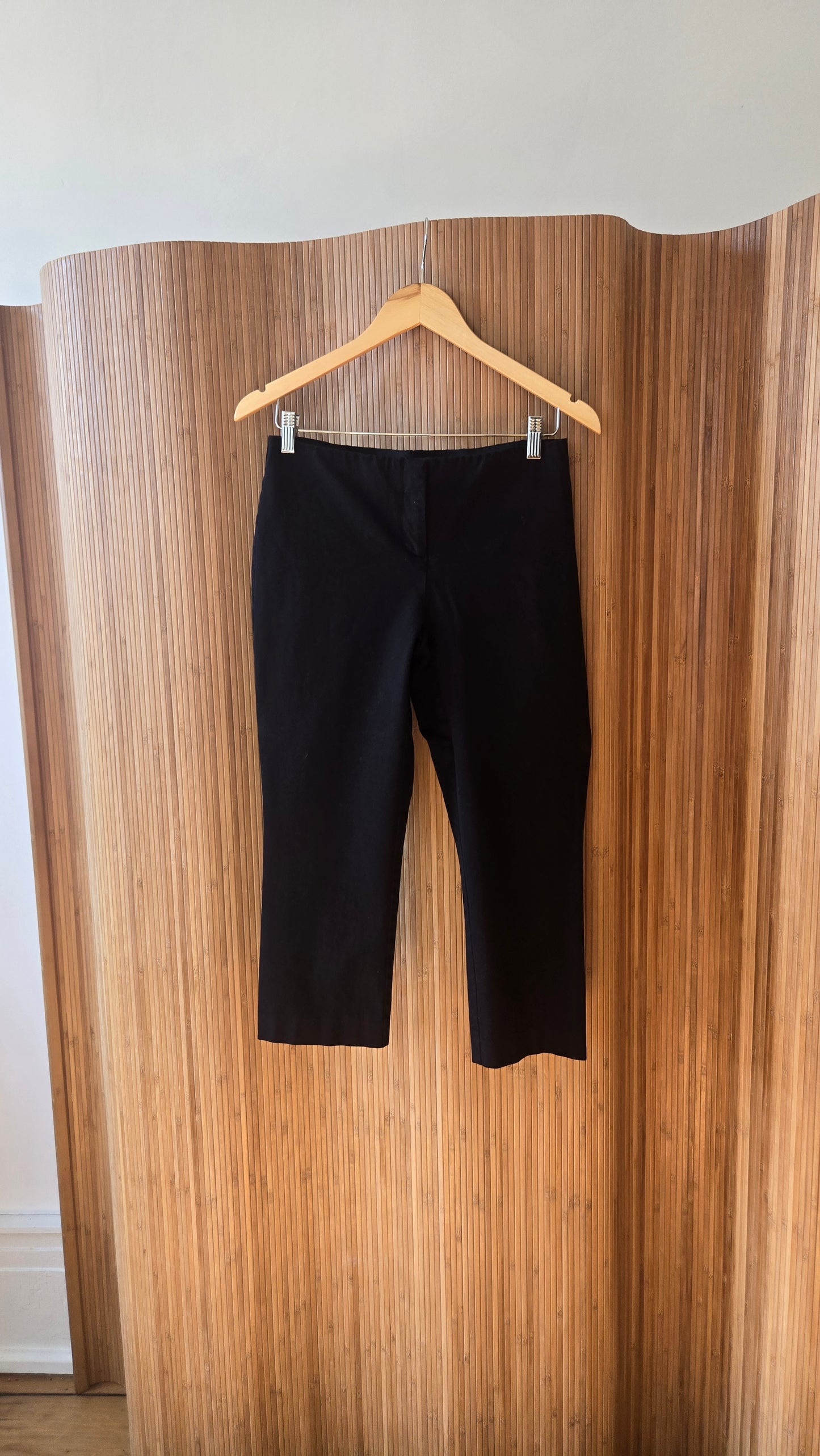 Black slim capris