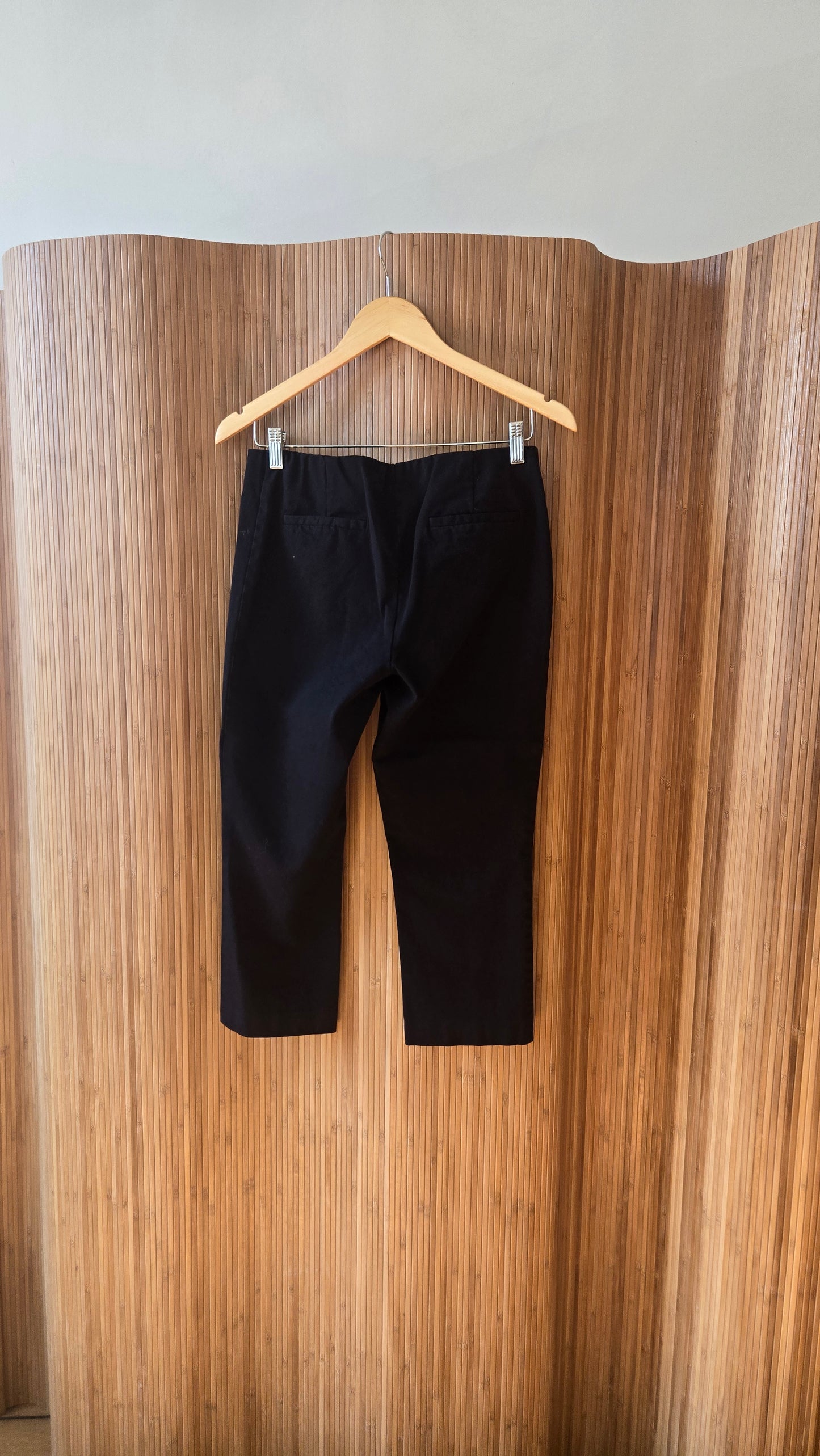 Black slim capris