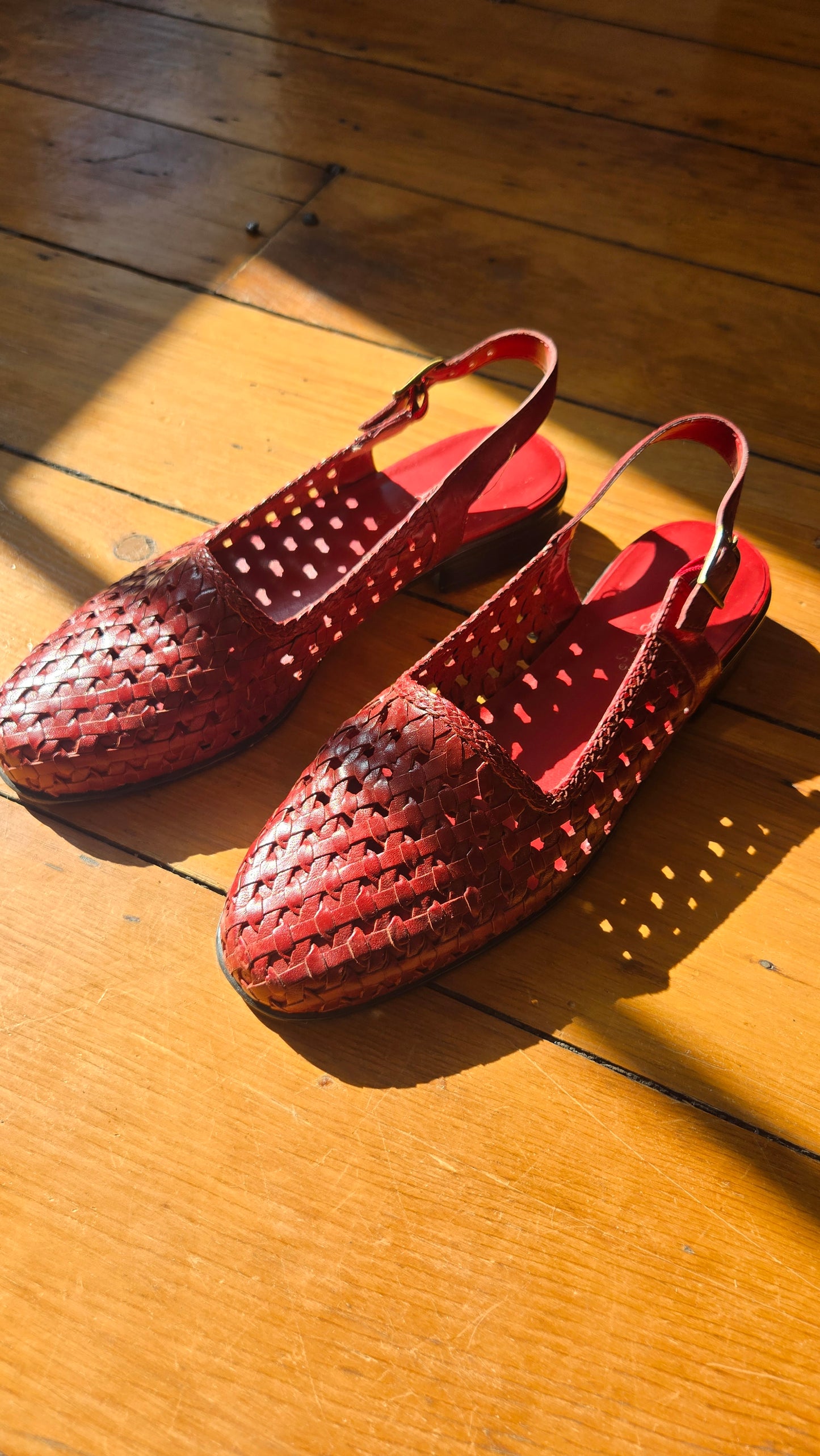 Trotters cranberry woven flats