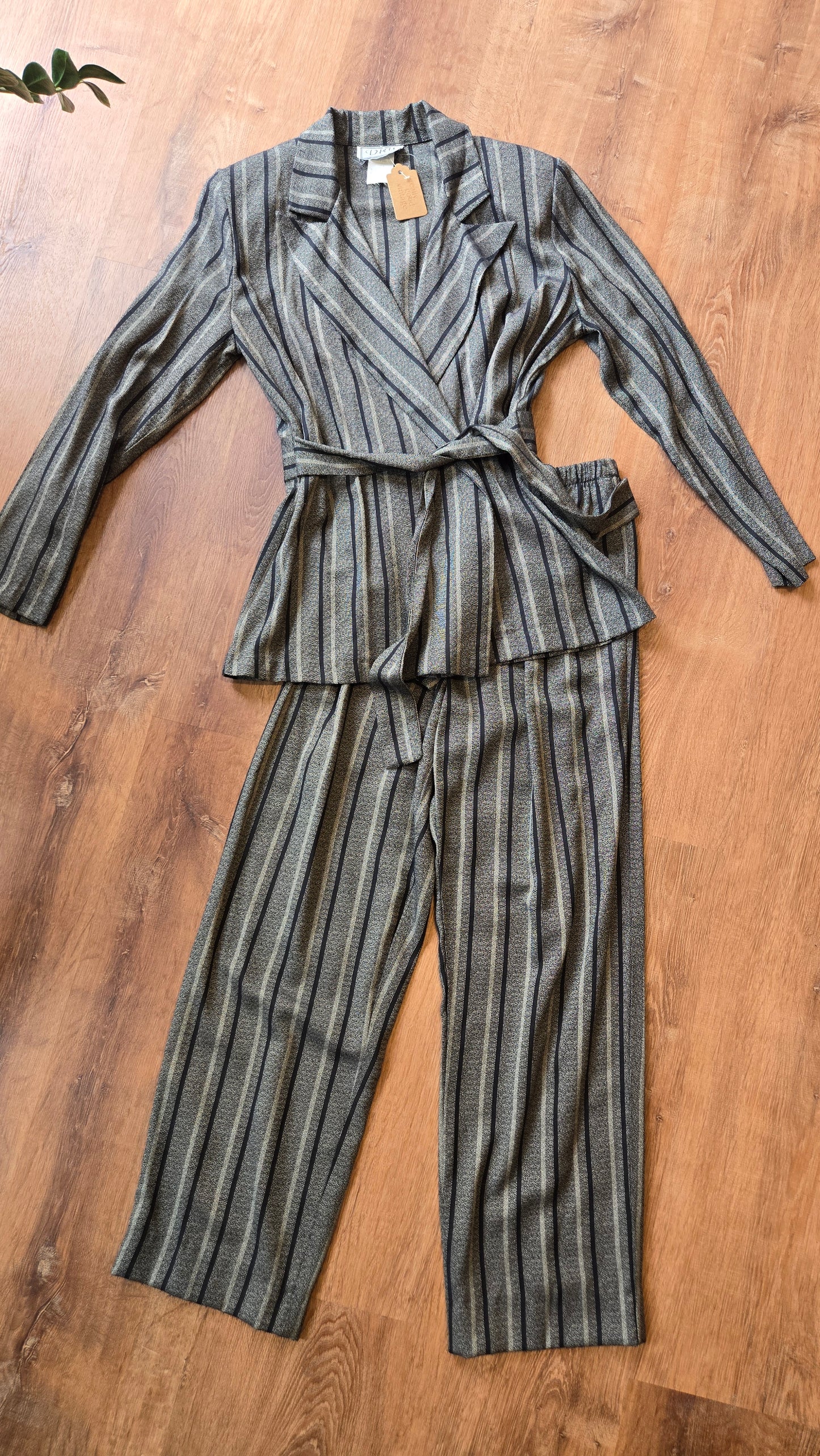 DBY striped tie suit!