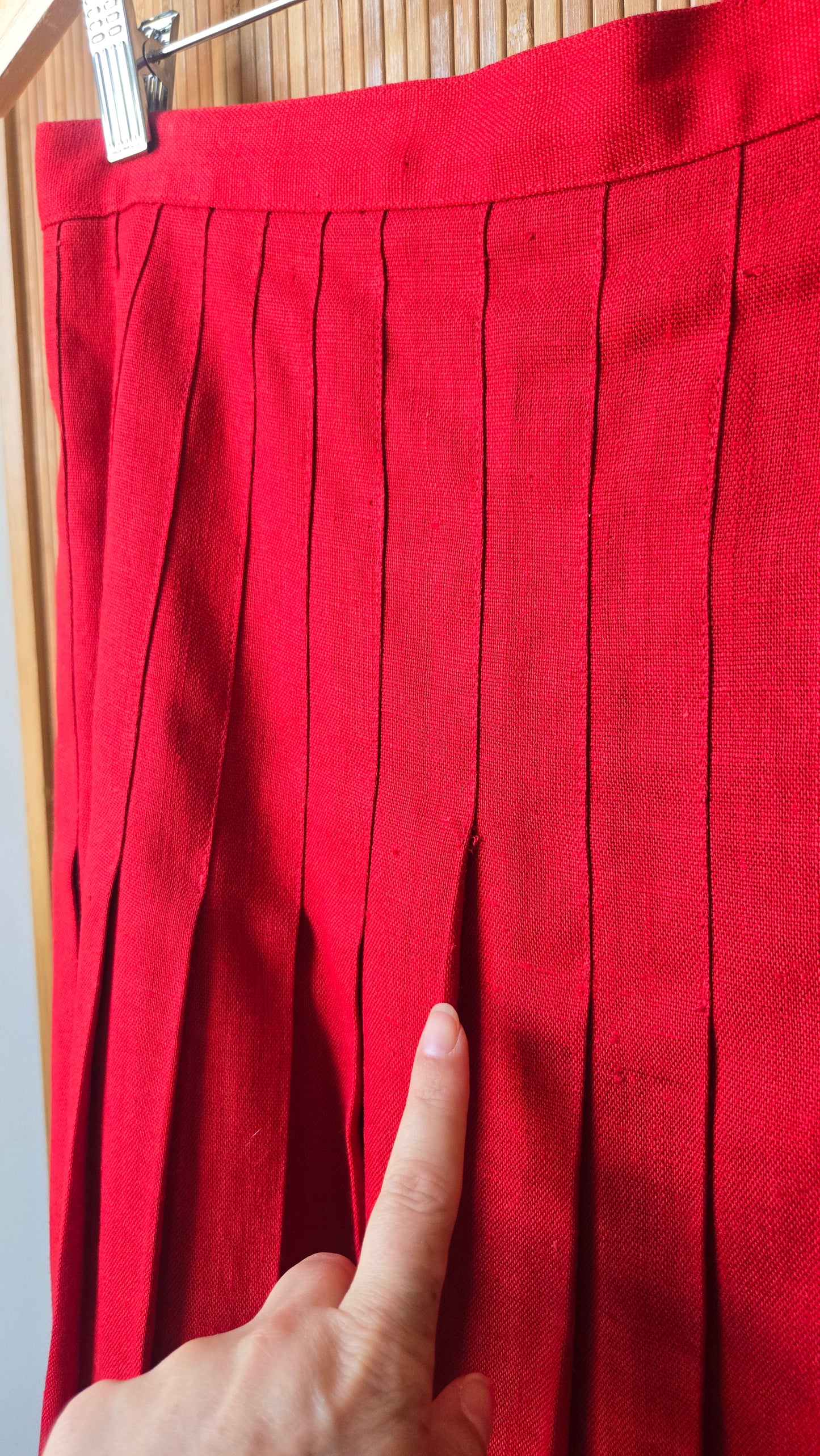 Red heavy linen pleated skirt