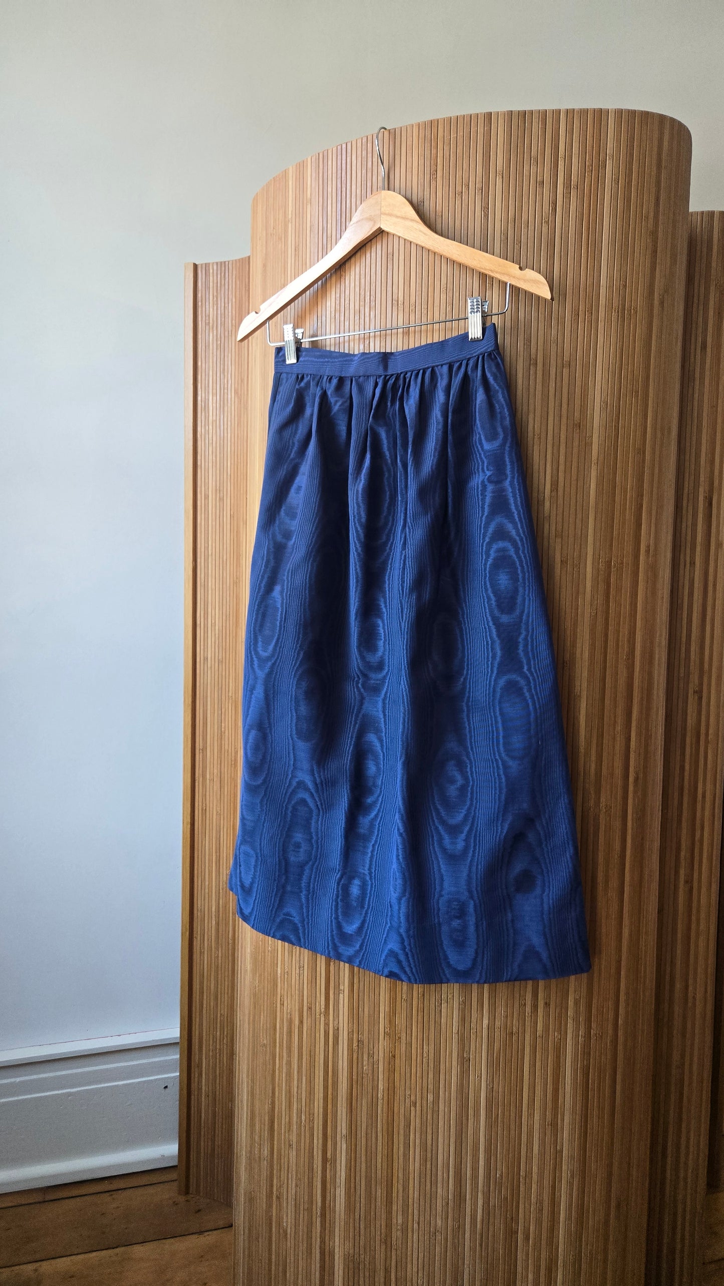 Navy moire skirt w pockets