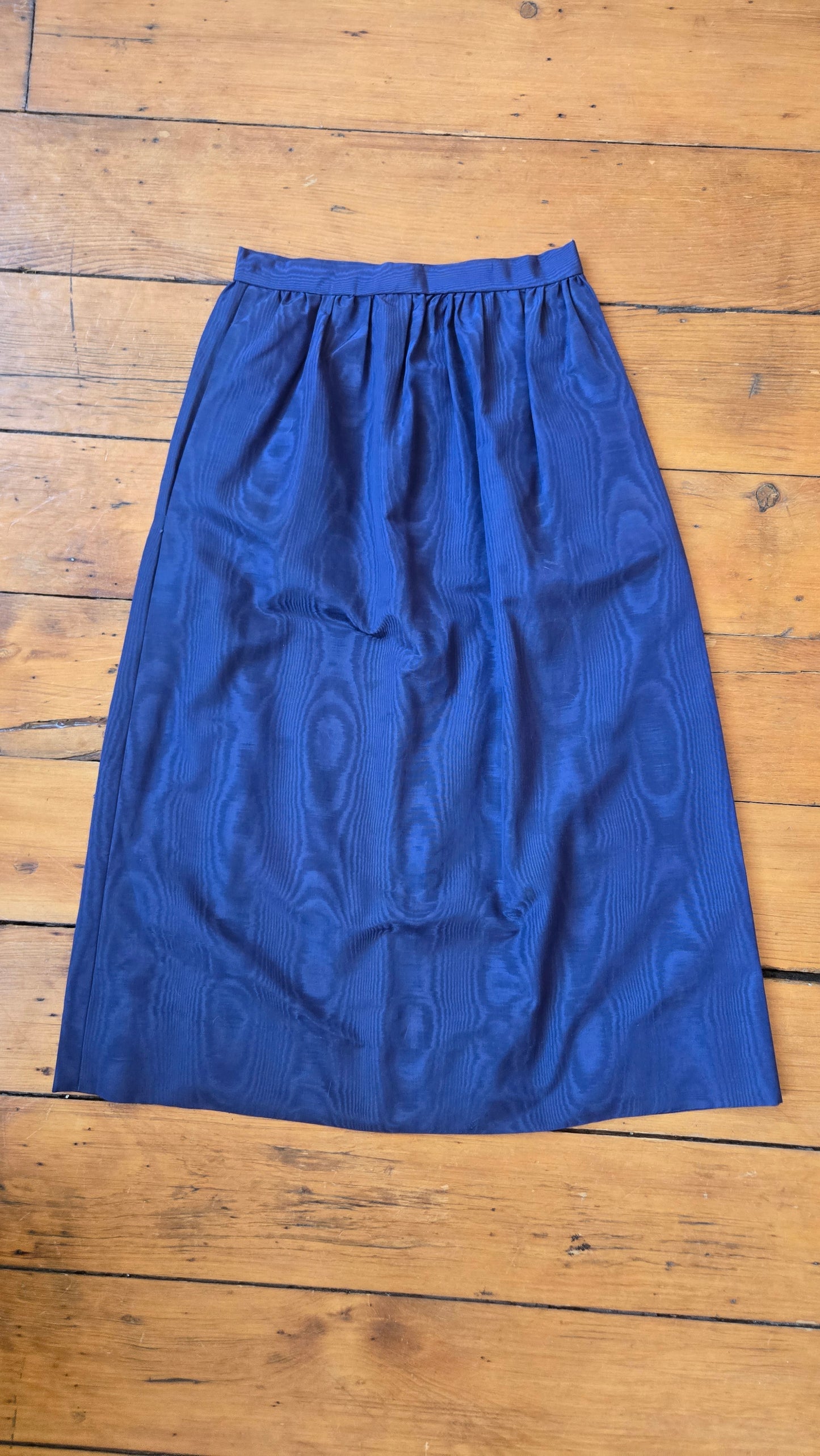 Navy moire skirt w pockets