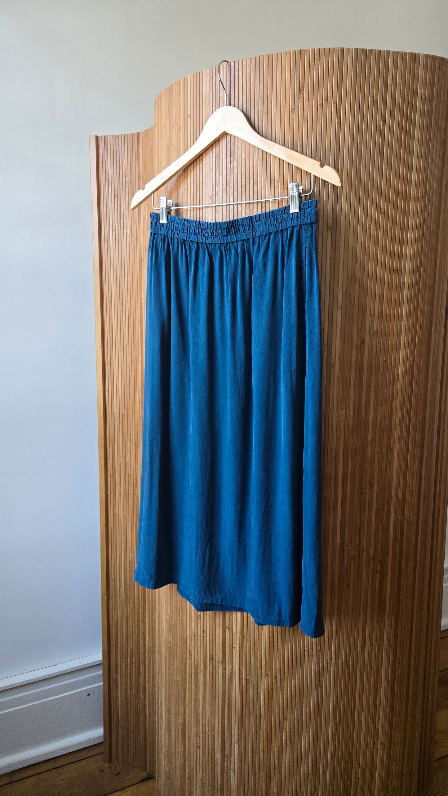 Ocean blue easy skirt w pockets!