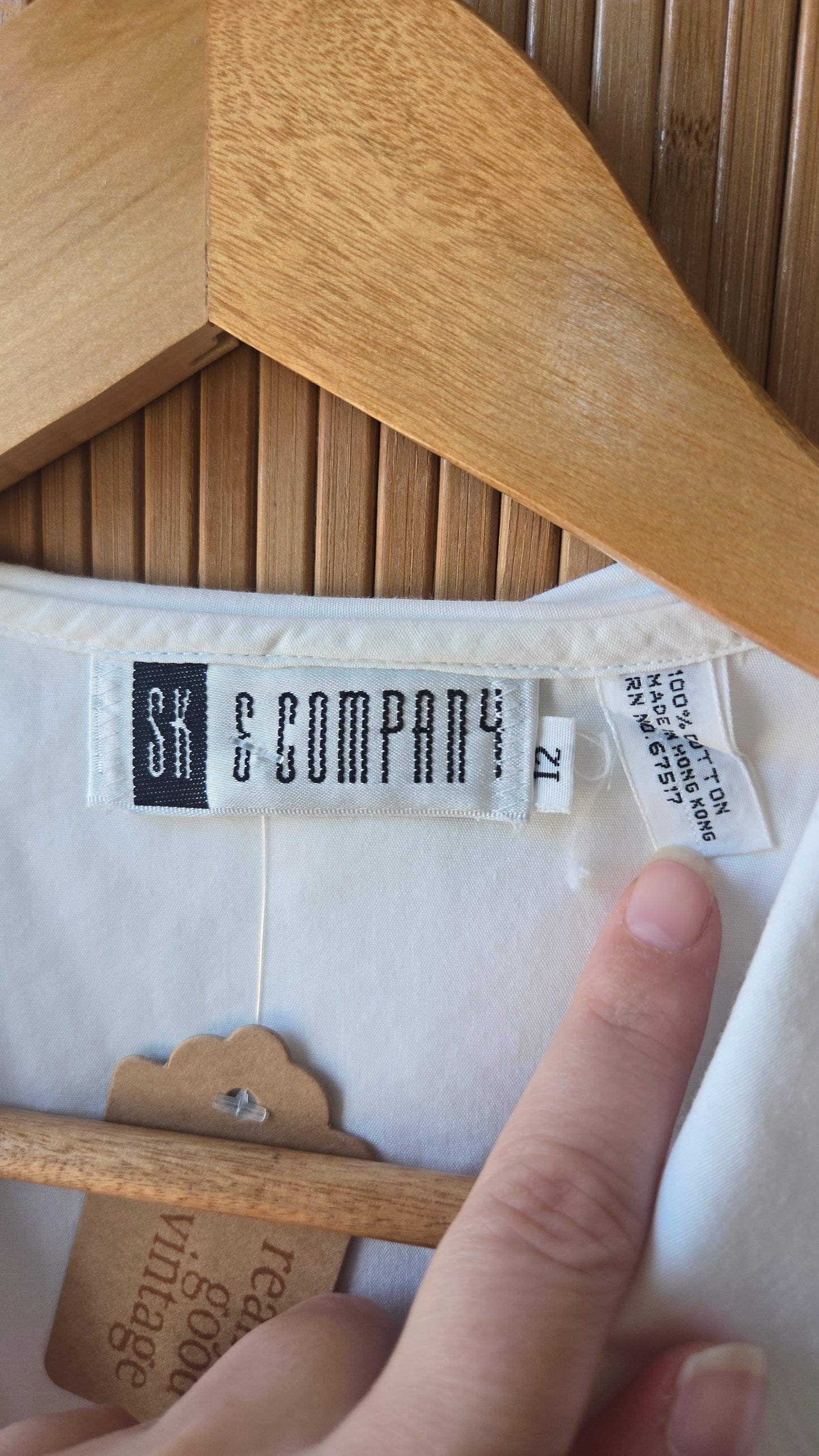 SK company big collar blouse