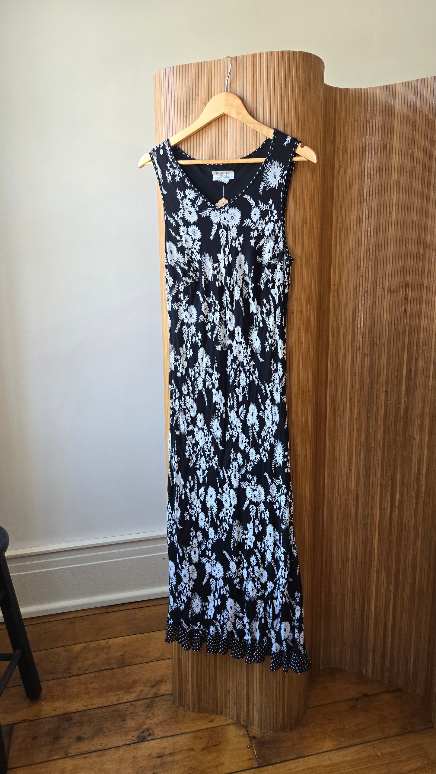 Style B&W bias floral gown