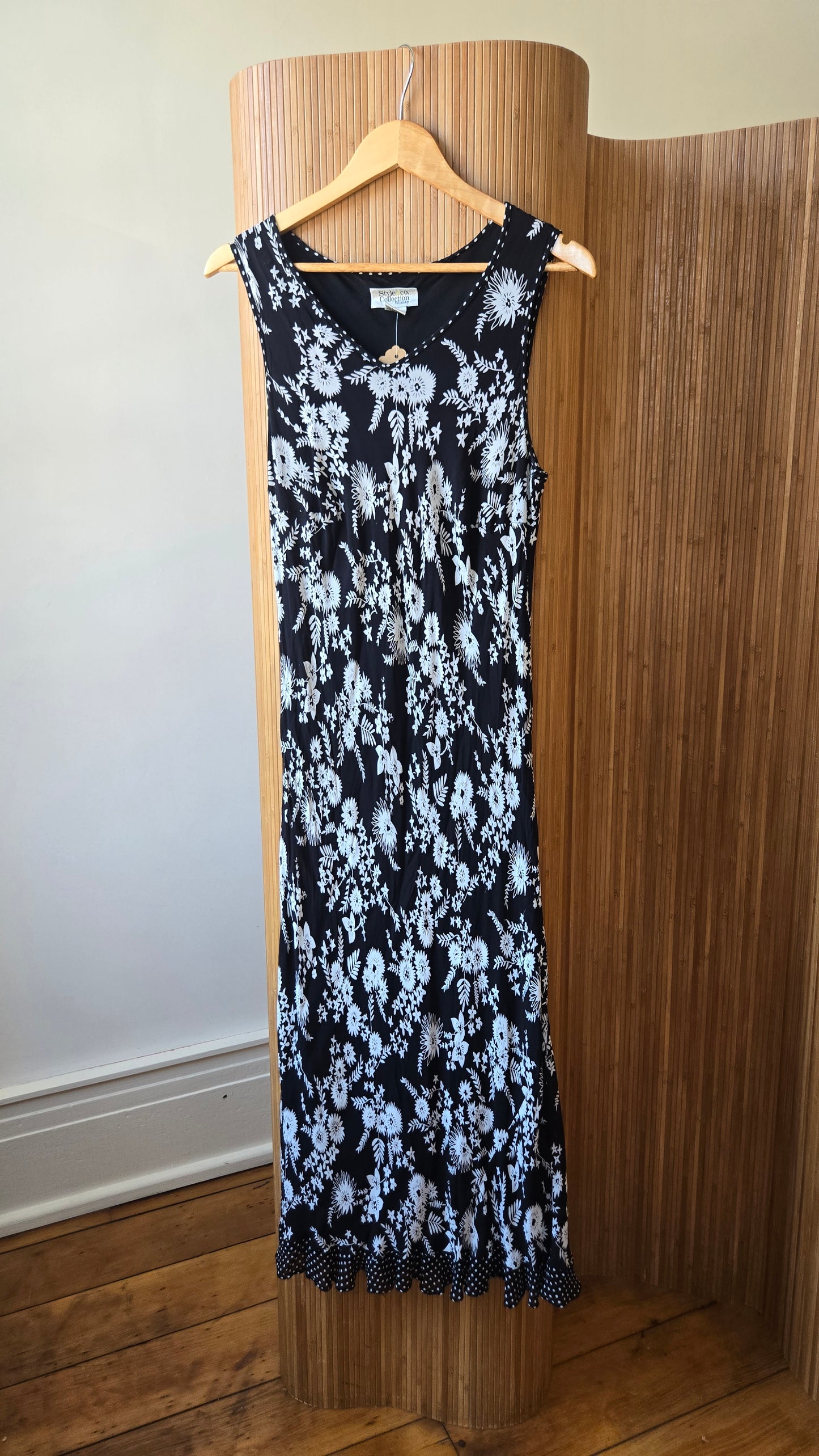 Style B&W bias floral gown