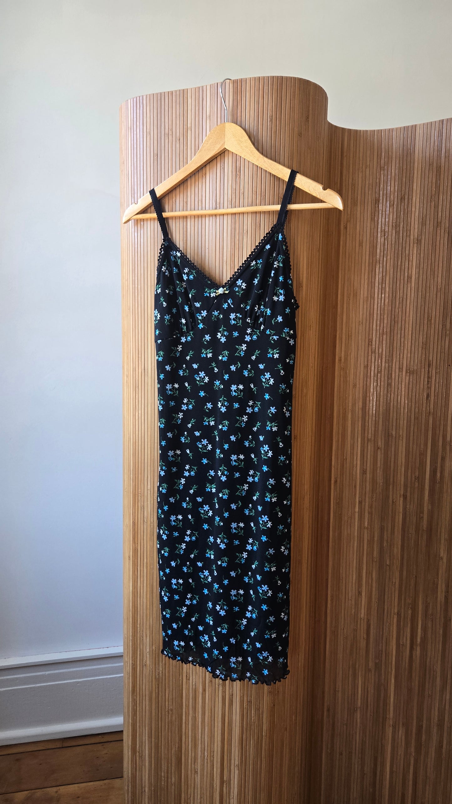 Boutique Europa mesh blue floral slip dress