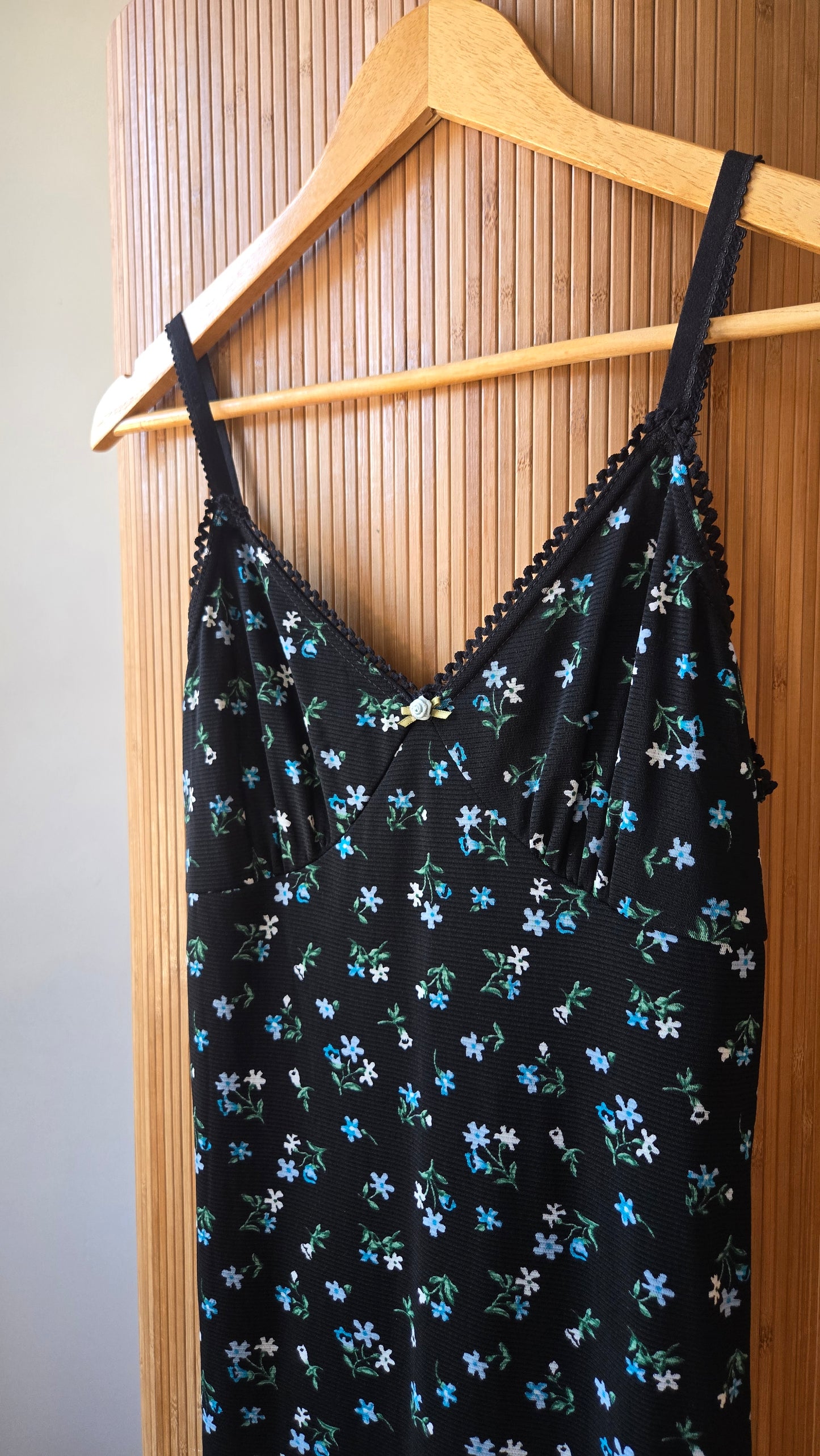 Boutique Europa mesh blue floral slip dress