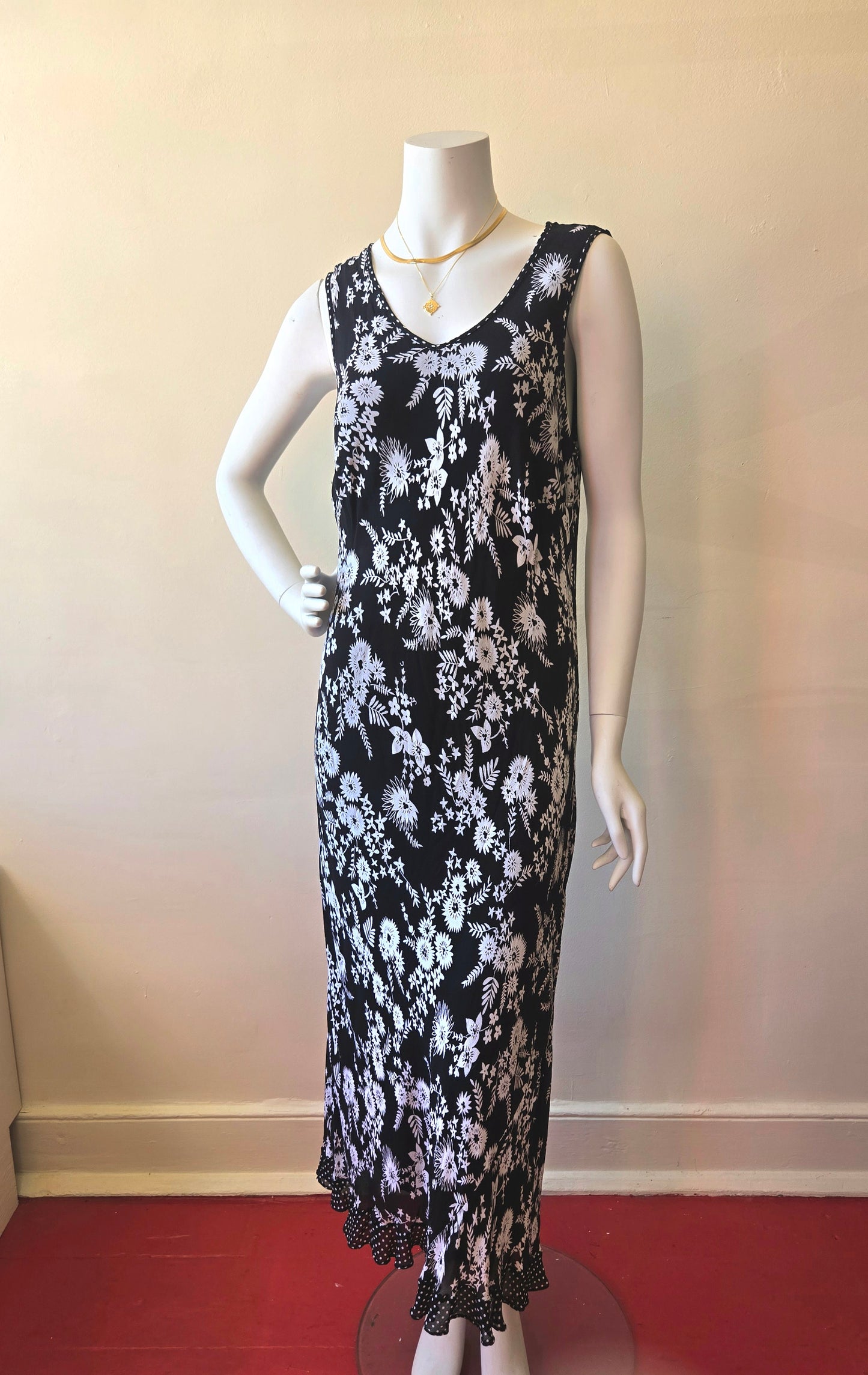 Style B&W bias floral gown