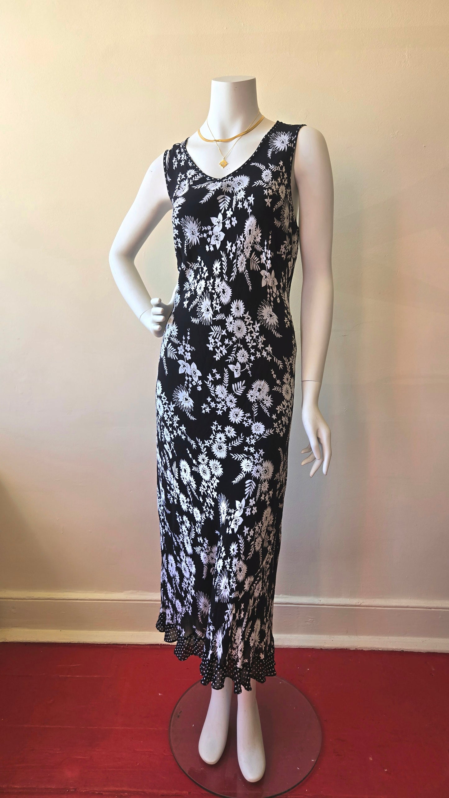 Style B&W bias floral gown