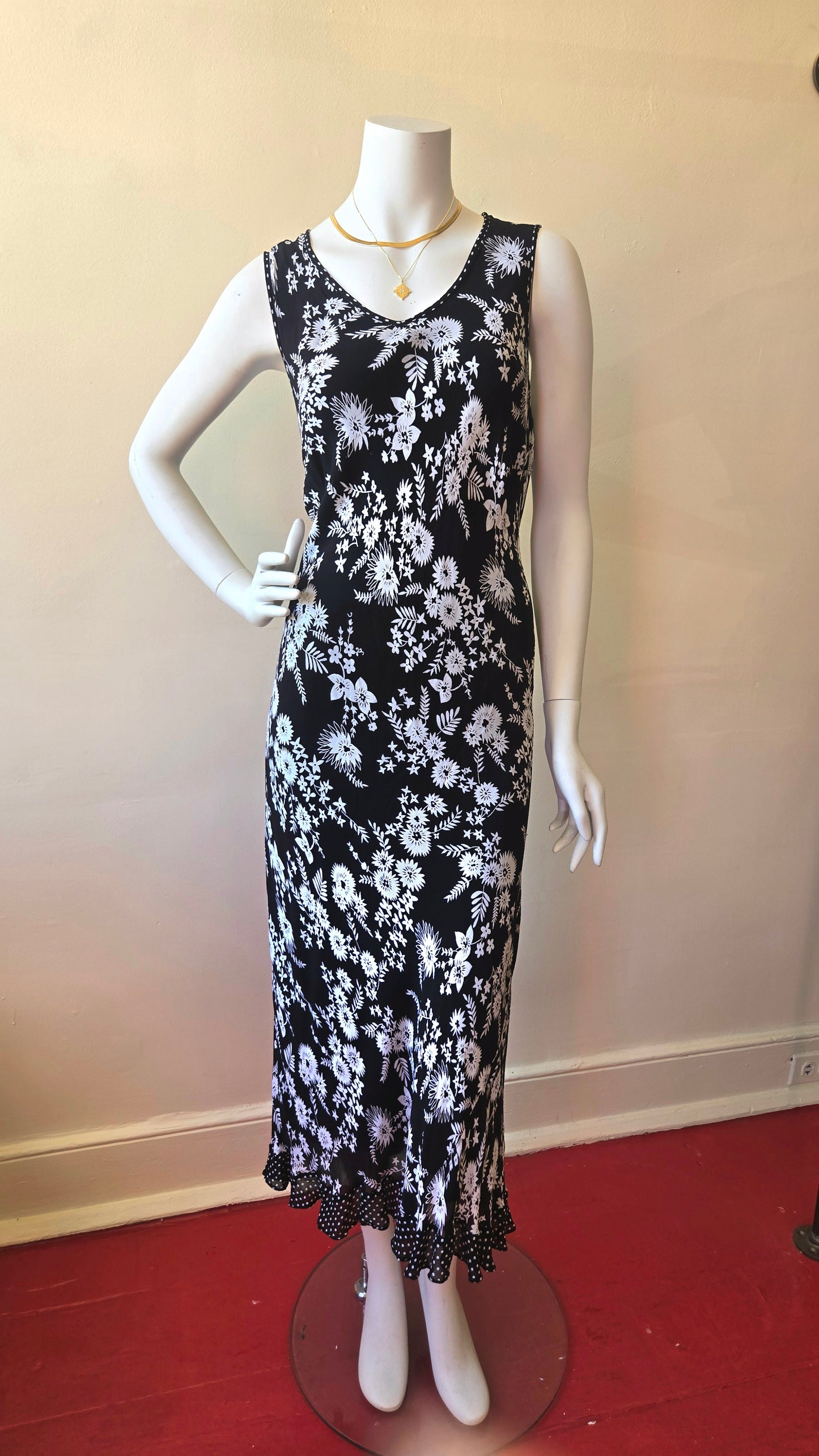 Style B&W bias floral gown