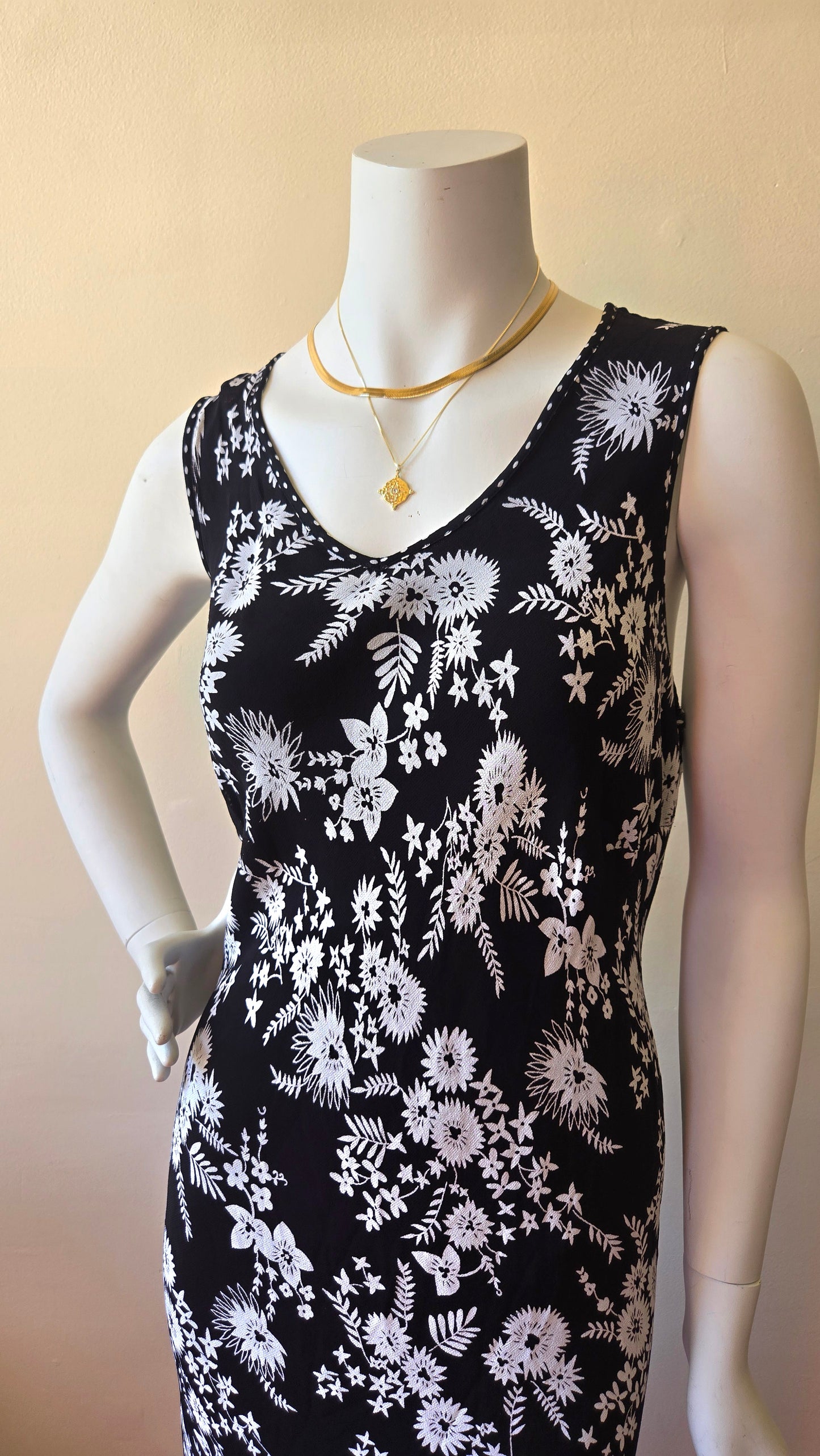 Style B&W bias floral gown
