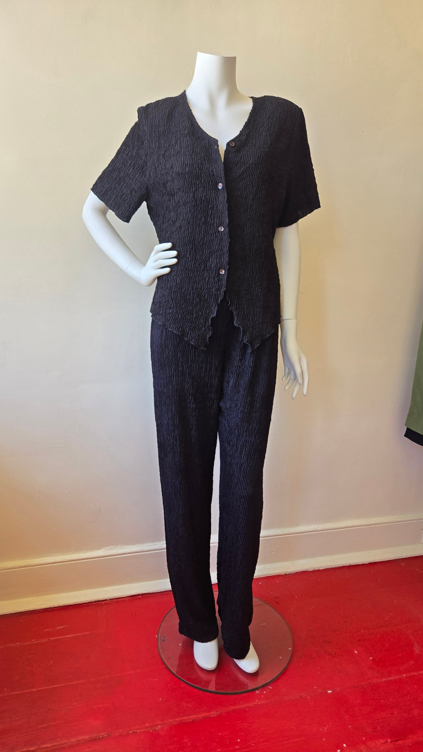Black slinky crinkle pant set
