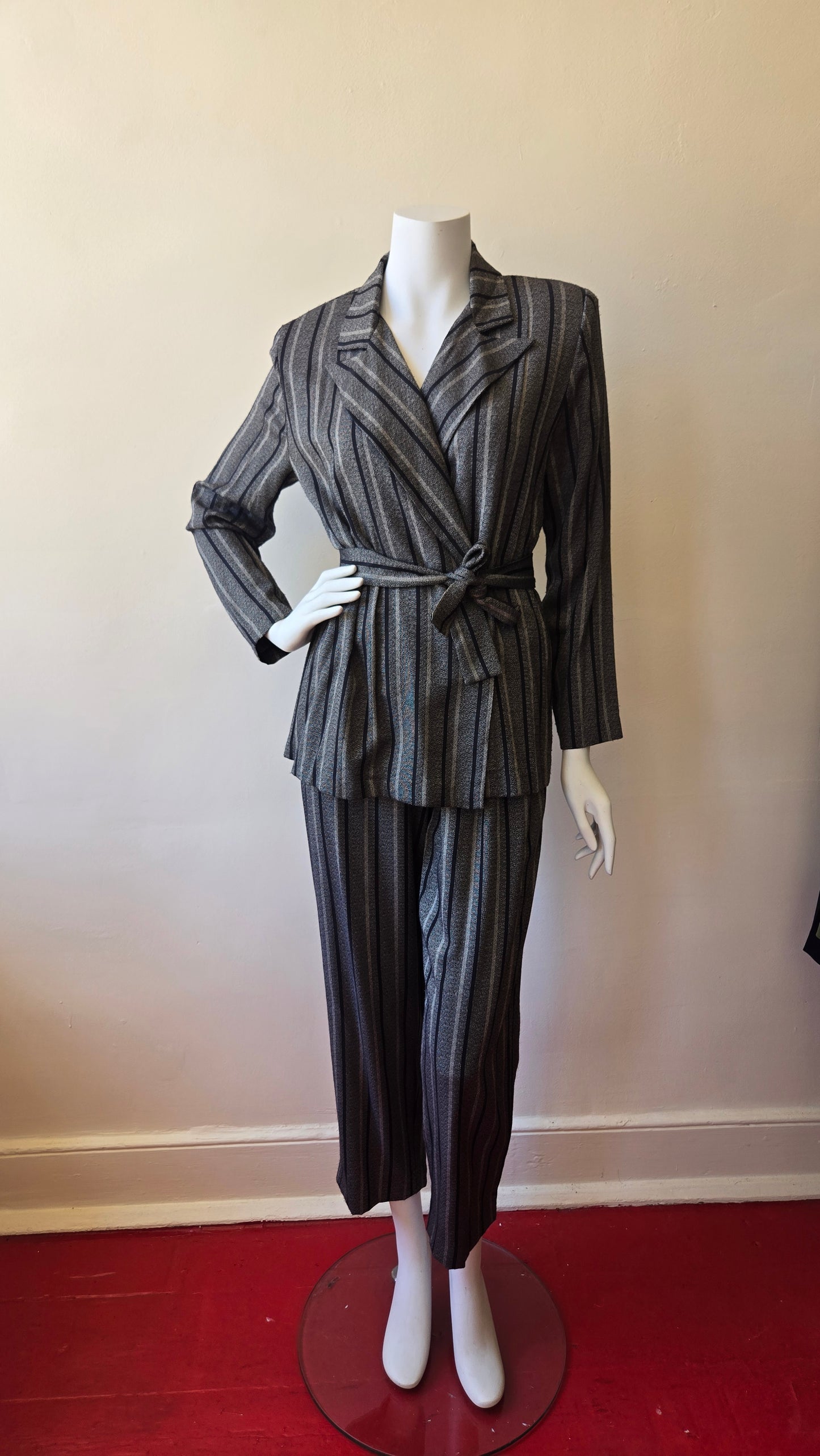 DBY striped tie suit!