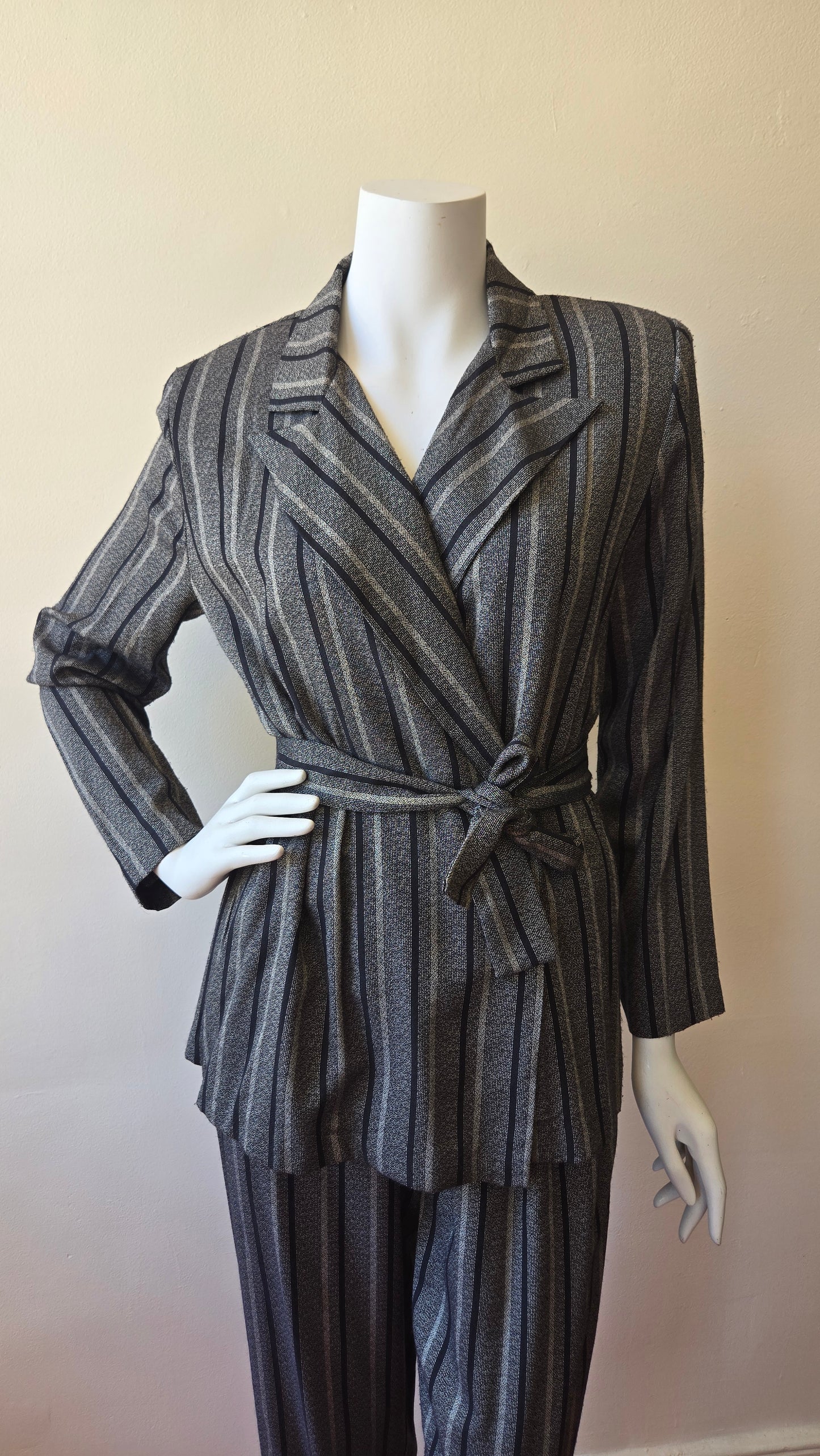 DBY striped tie suit!