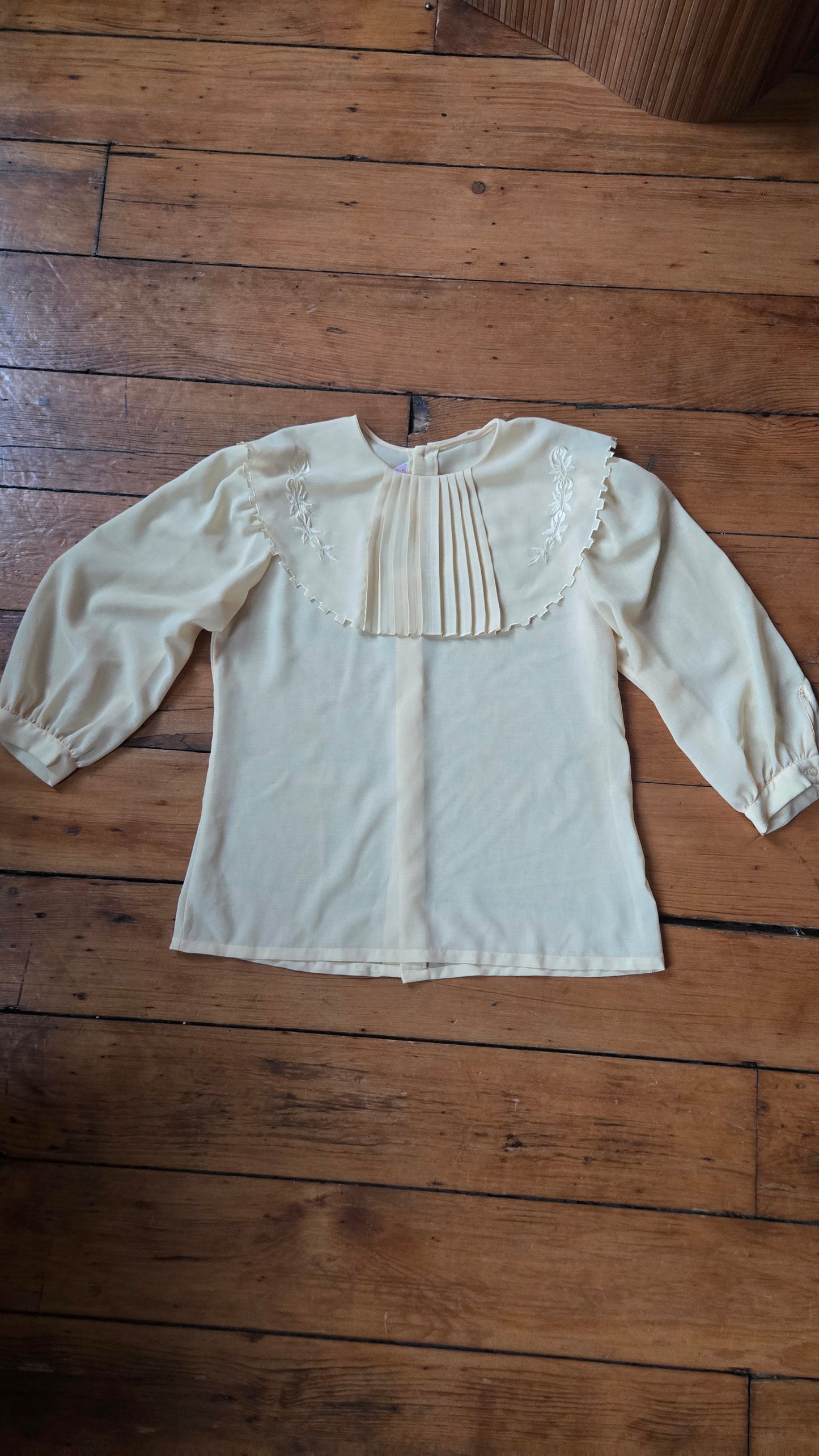 CEO sheer yellow bib collar shirt