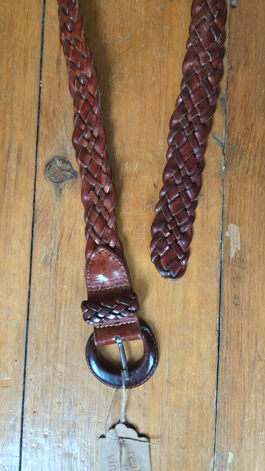Braided brown leather belt, covered buckle
