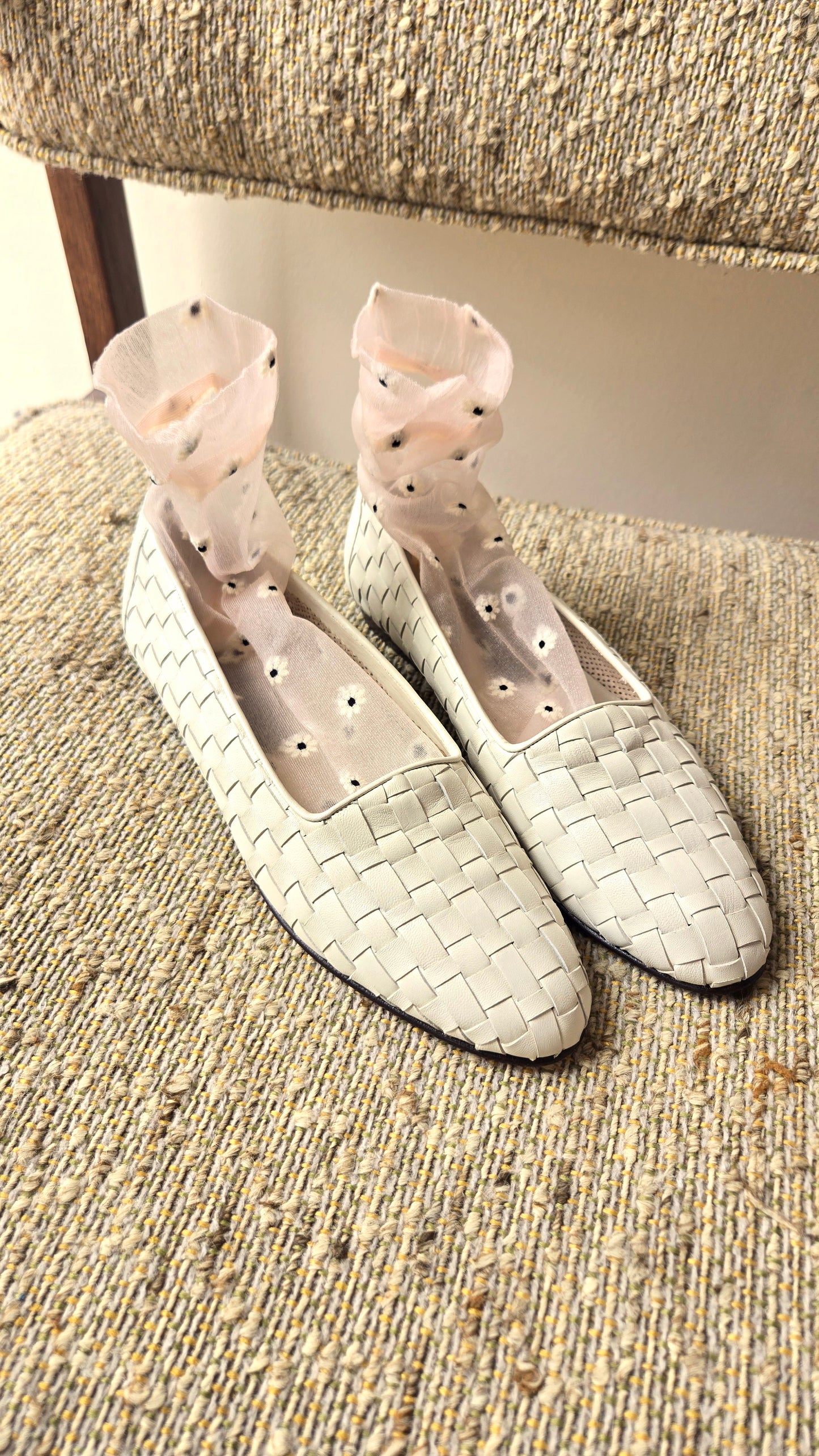 Sheer daisy flower socks