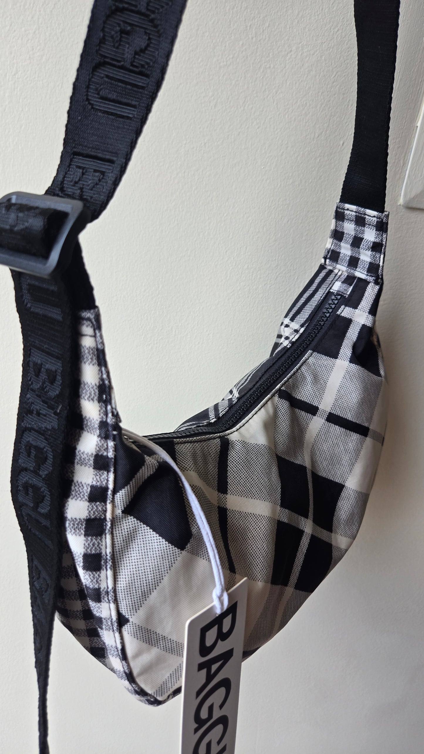 Baggu small crescent bag