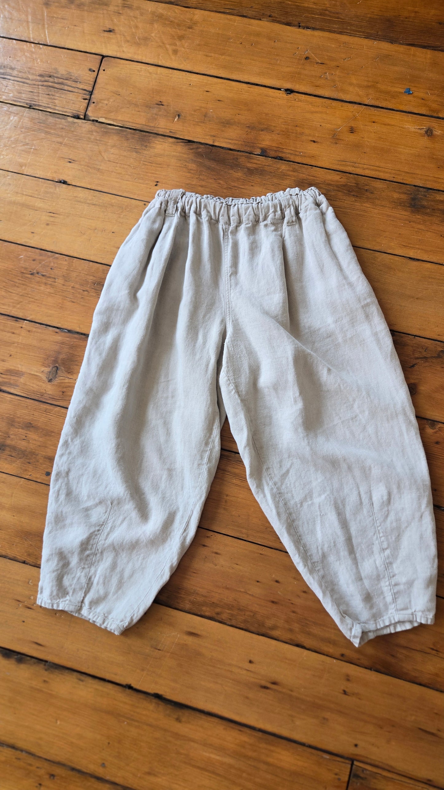 Basco Nest 'Mao' linen pants
