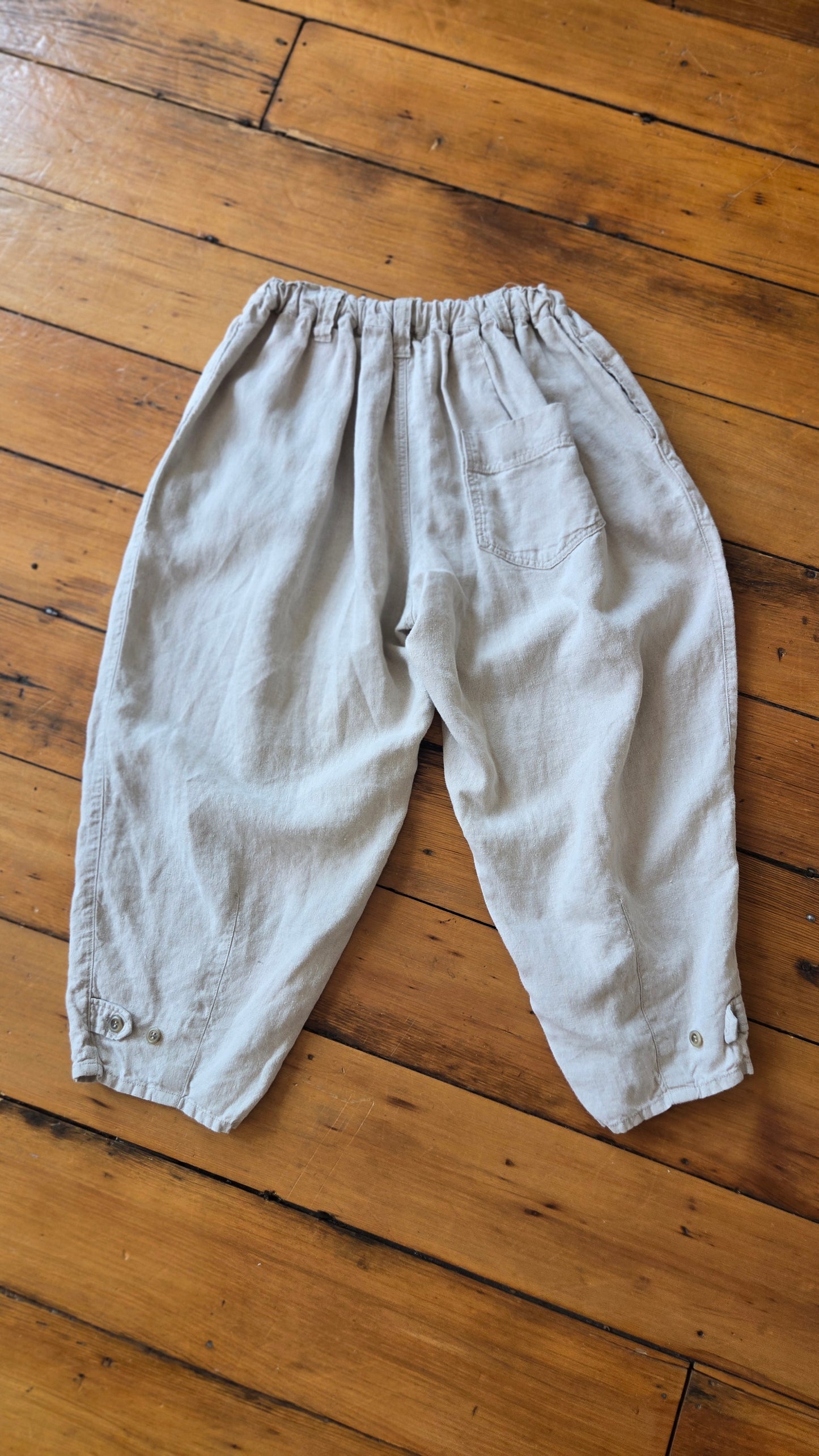 Basco Nest 'Mao' linen pants