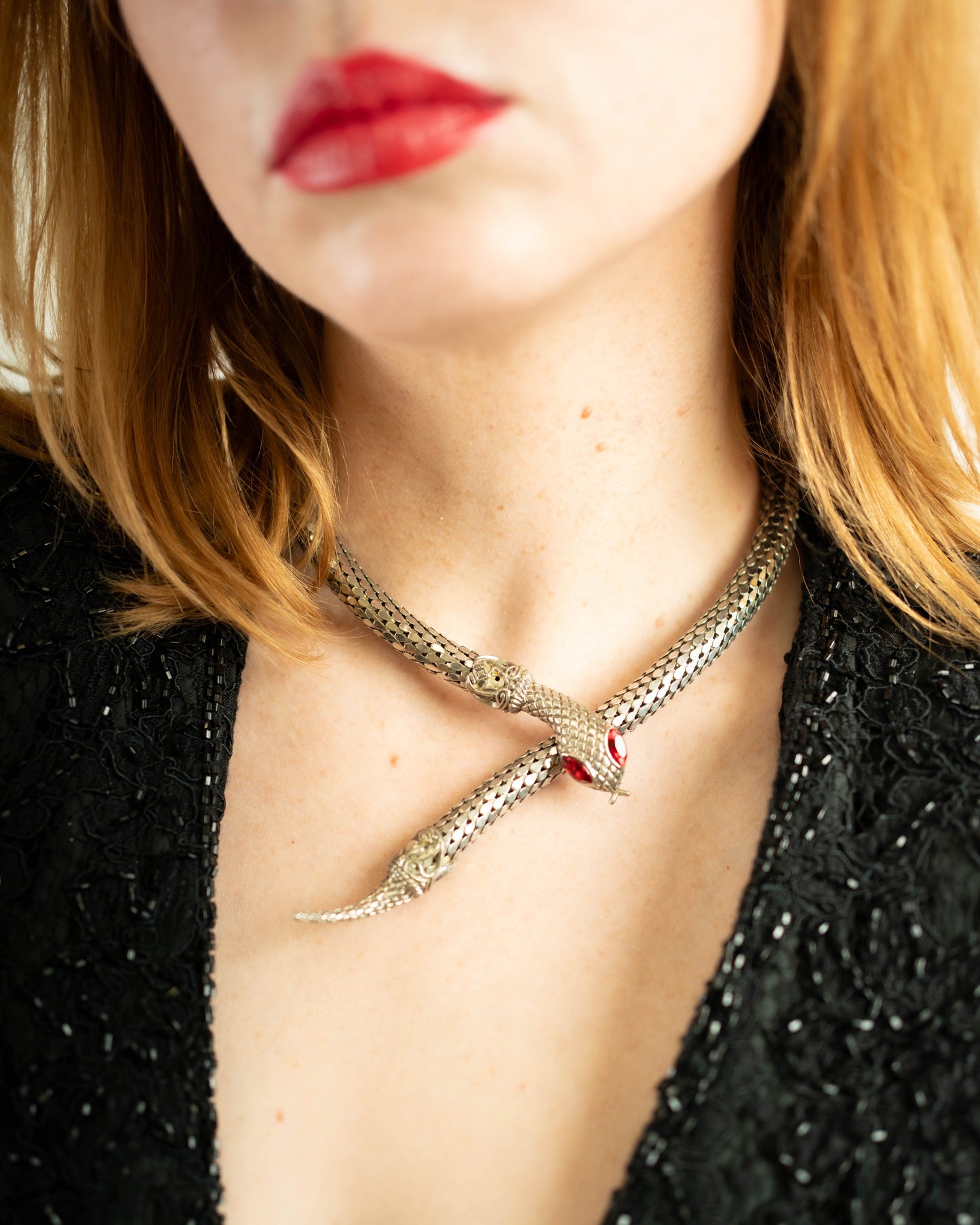 Mesh silver snake choker