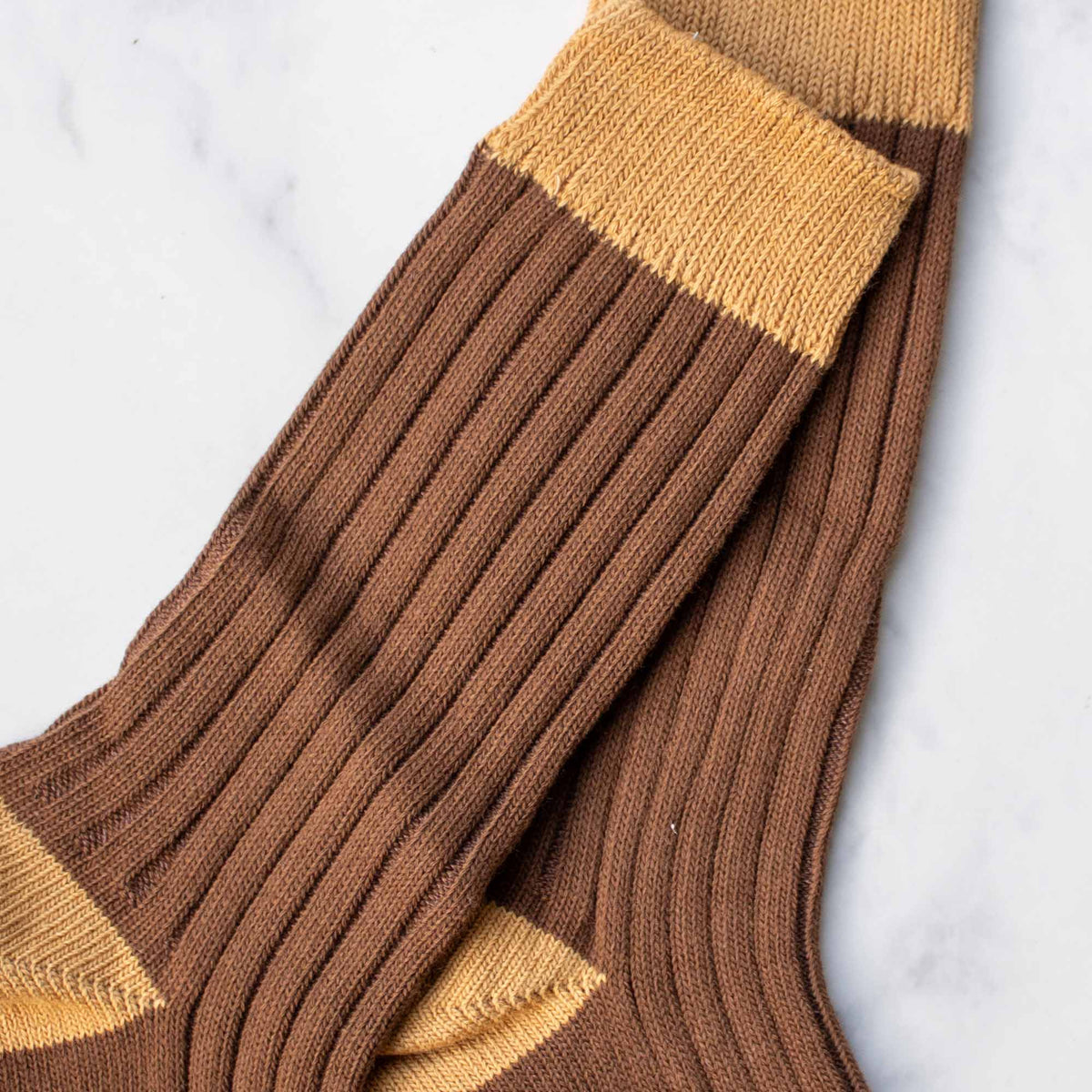 Women's 2 Tone Jacquard Casual Socks: Mocha/Wine