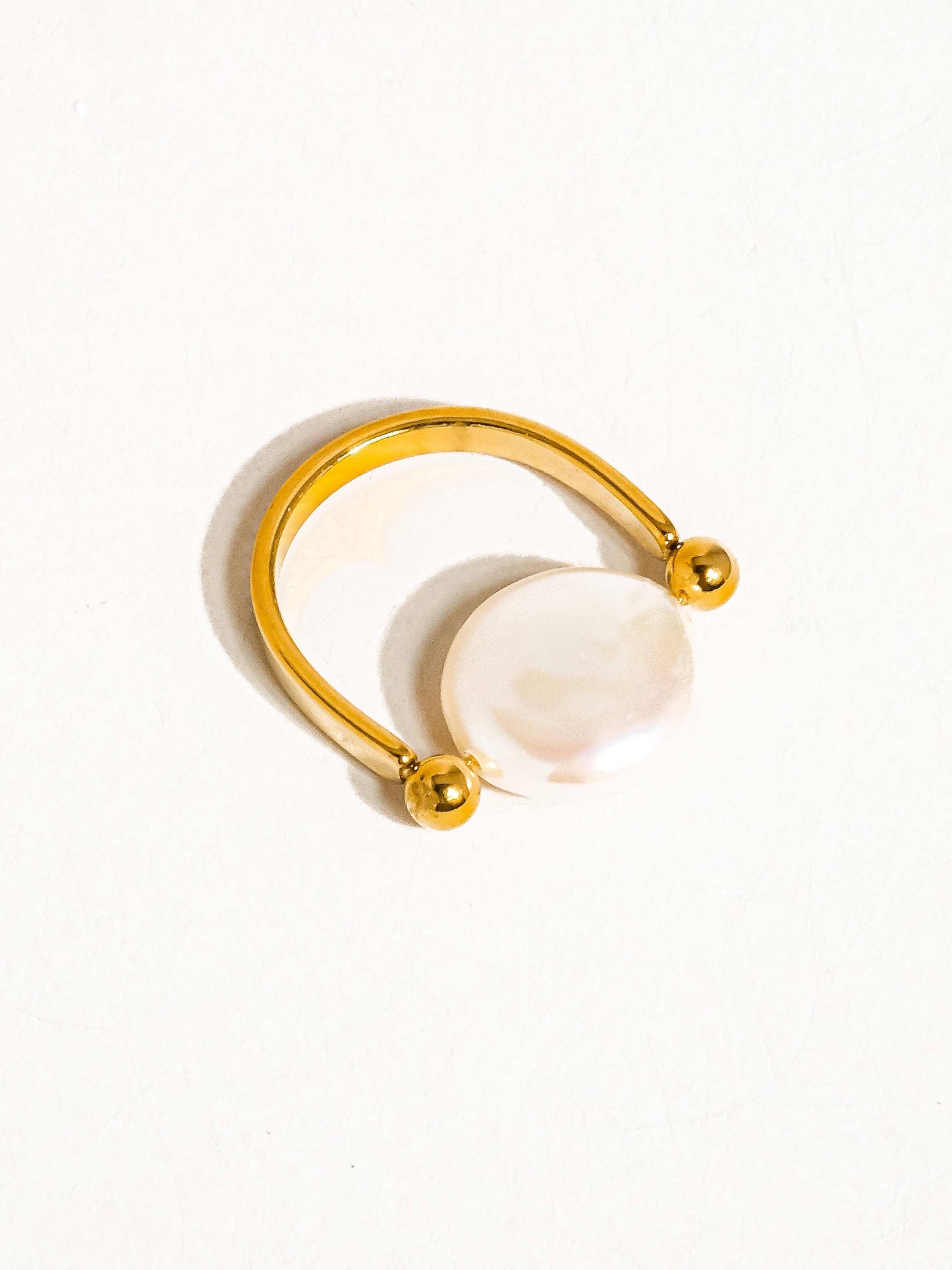 Déodat gold baroque pearl ring