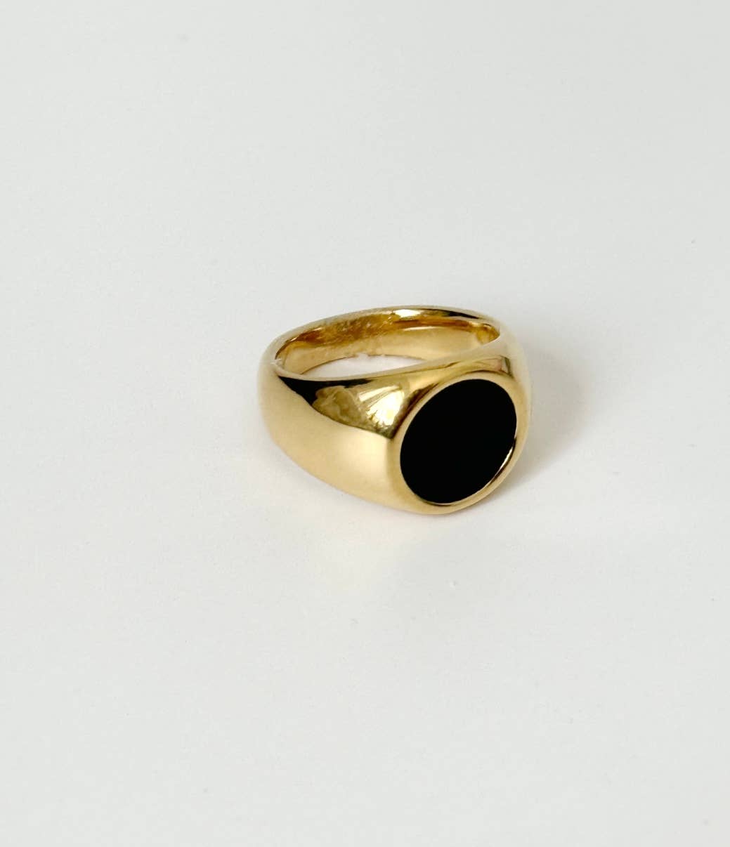 Maiza Signet Ring: 6