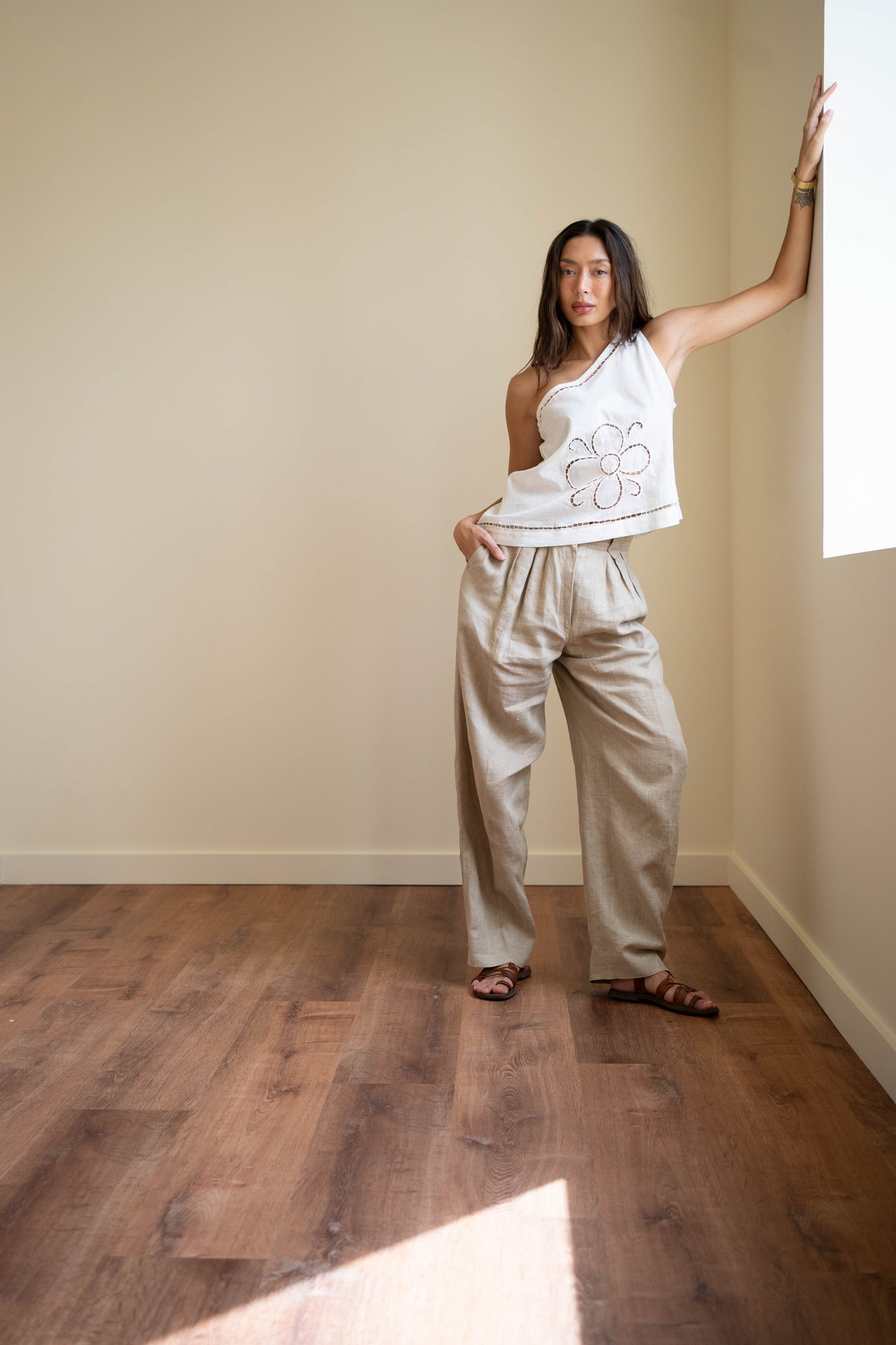 Oatmeal pleated linen trousers