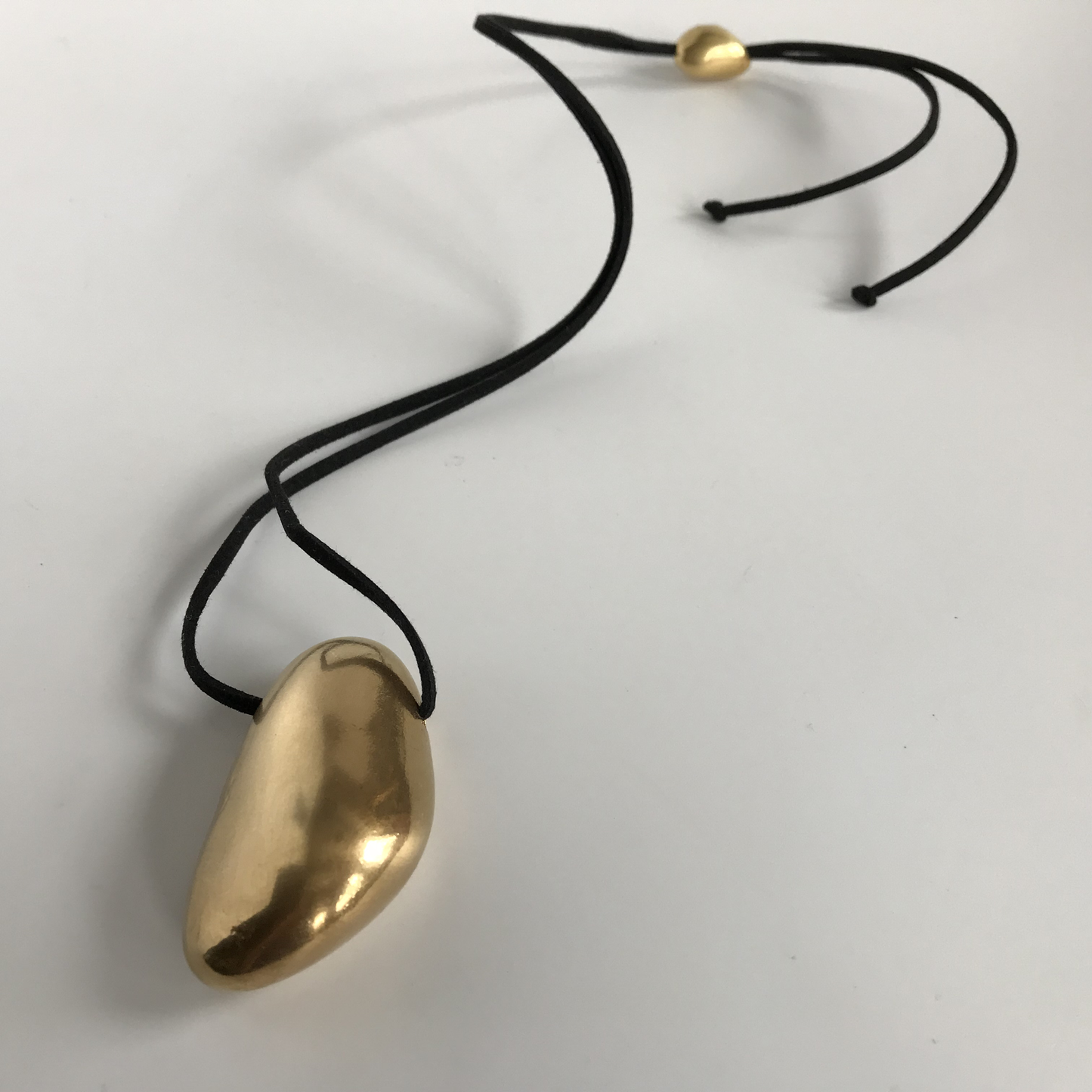 Piedra del Rio Necklace in Gold