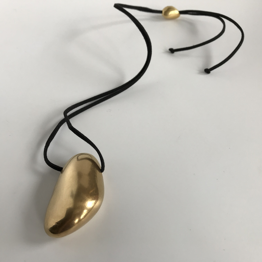 Piedra del Rio Necklace in Gold