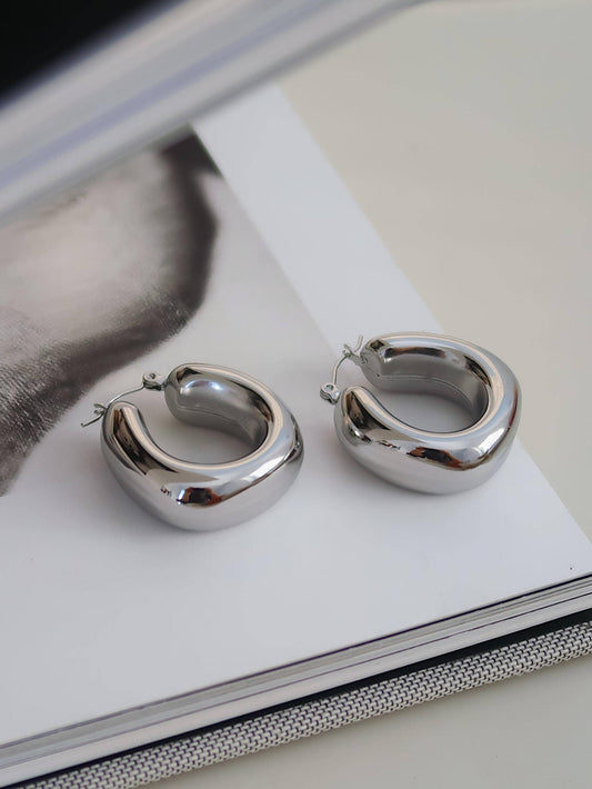 Hunter U Hoop Earring: Silver