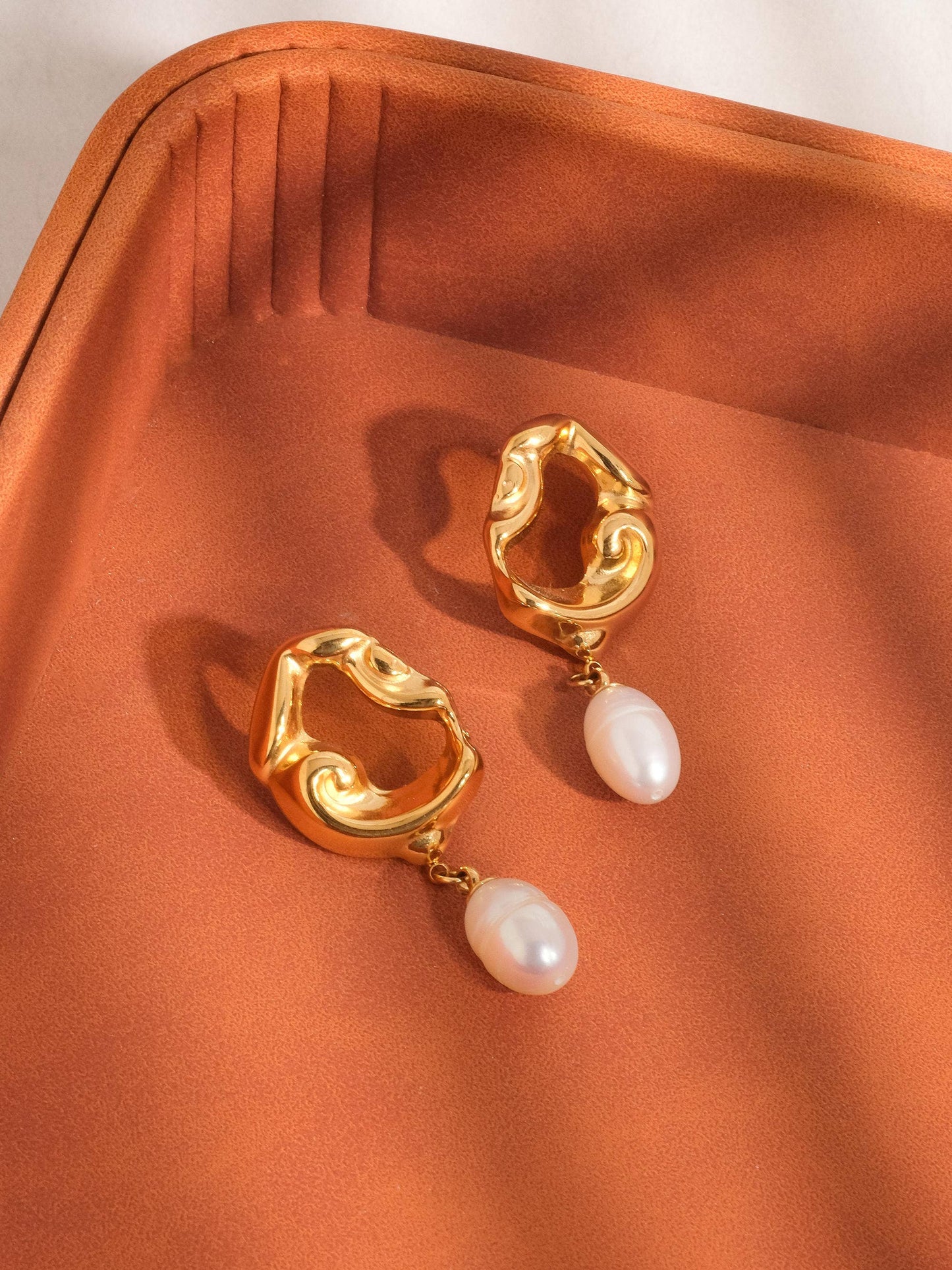 Nerissa gold abstract pearl drop earring