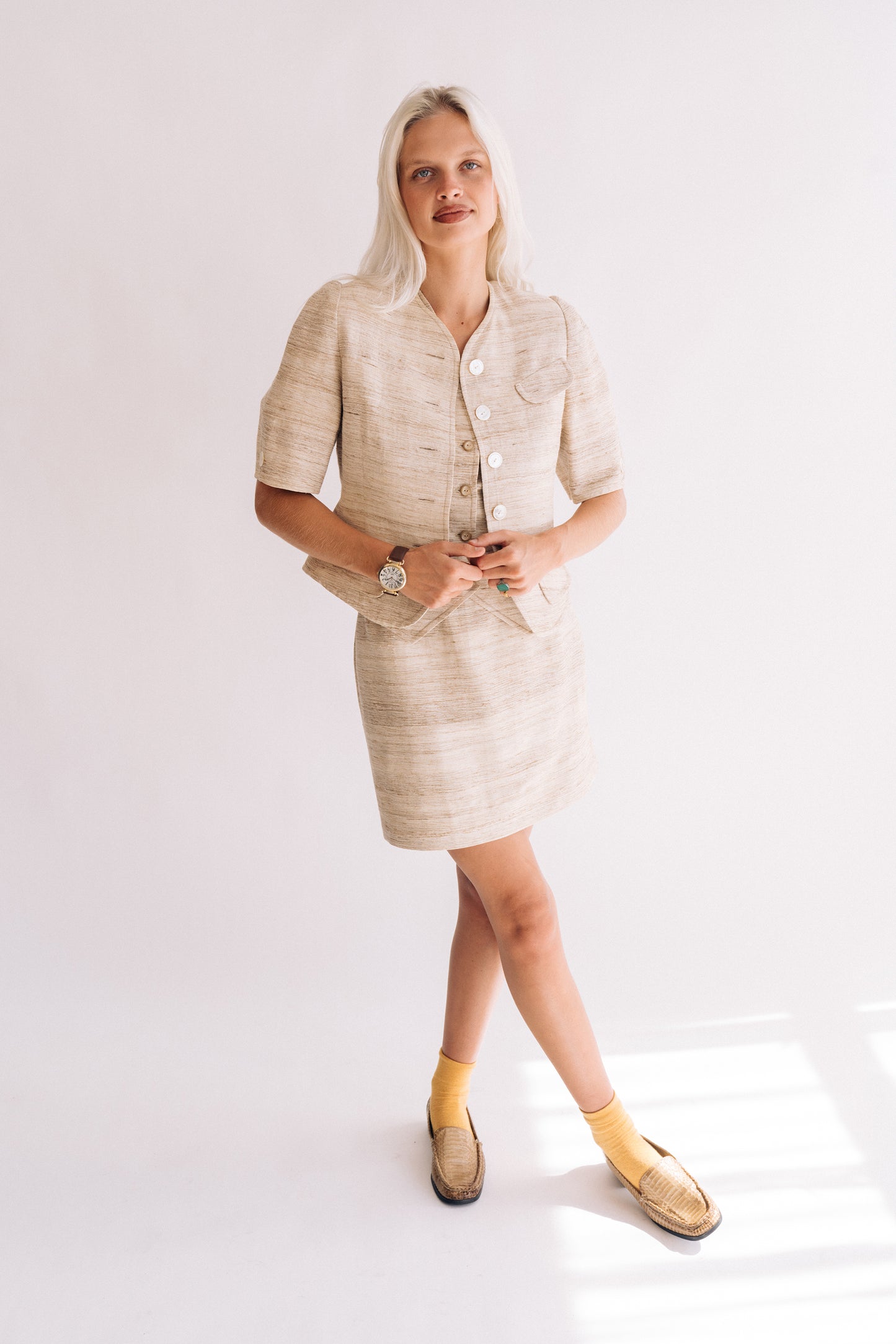 Oatmeal woven three-piece skirt suit