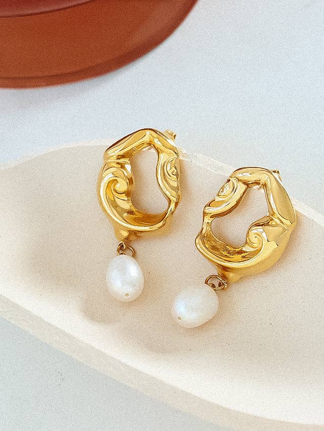 Nerissa gold abstract pearl drop earring