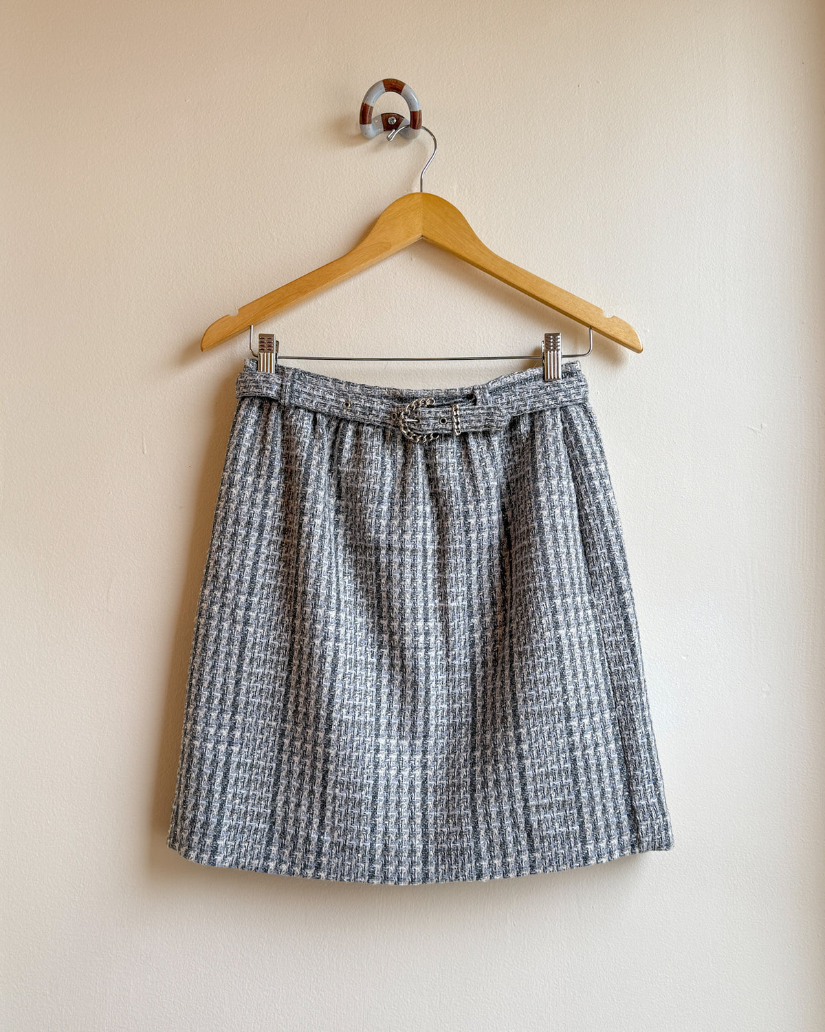 Chanel-esque grey boucle miniskirt w belt