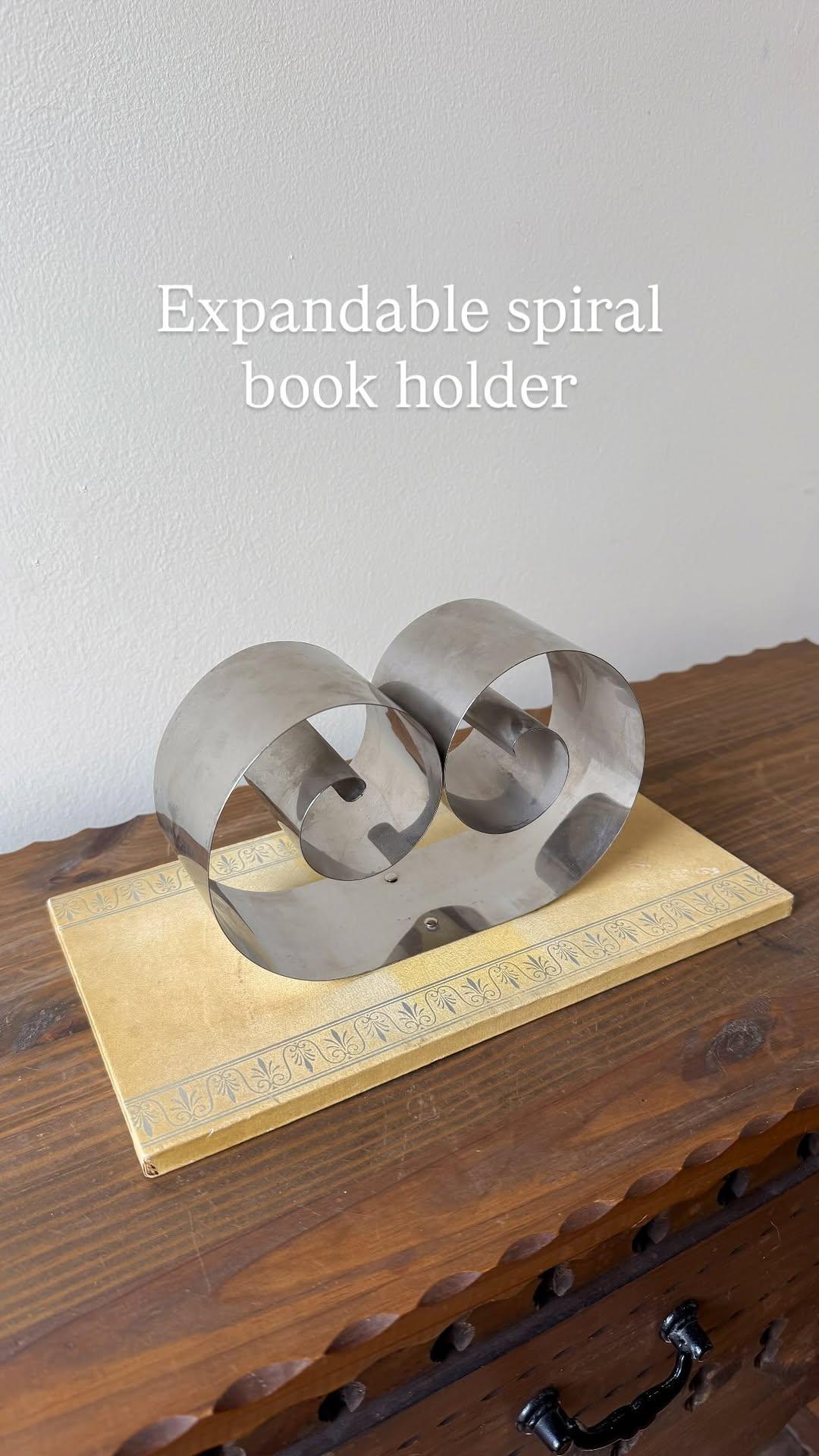 Expandable scroll book holder