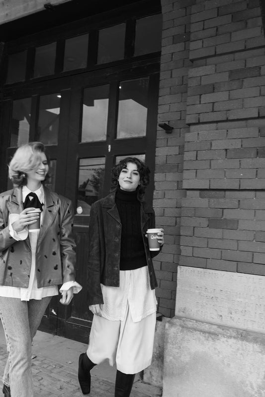 Cream pleated skirt - pockets!