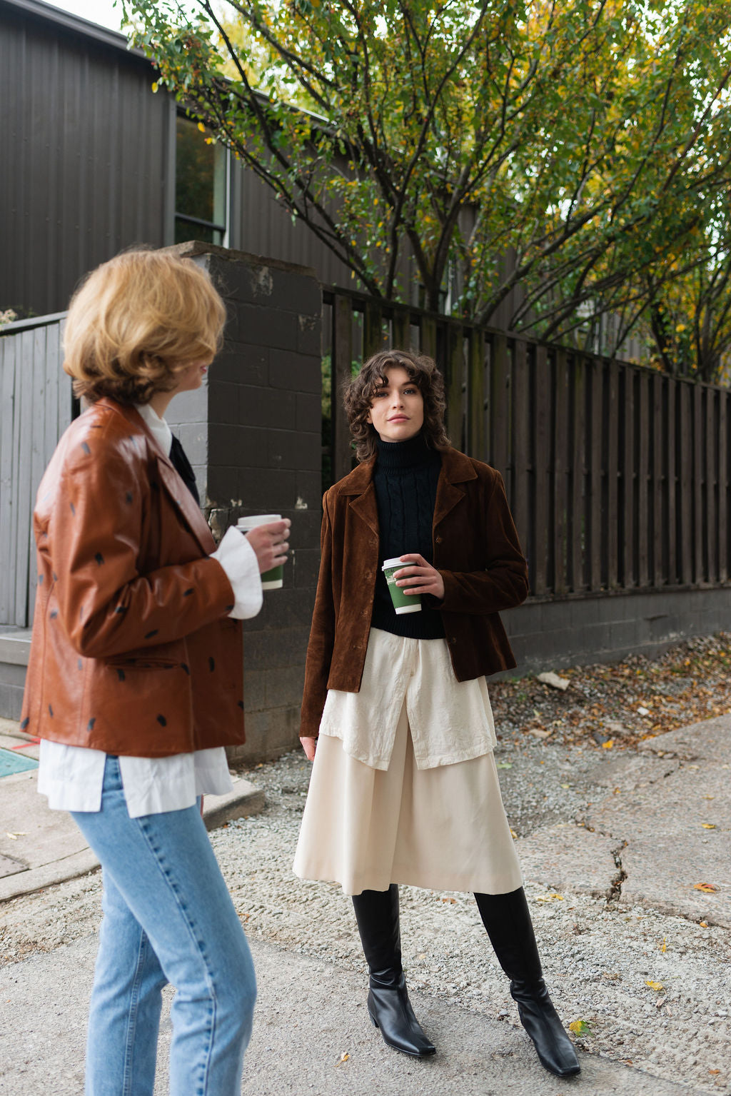 Cream pleated skirt - pockets!
